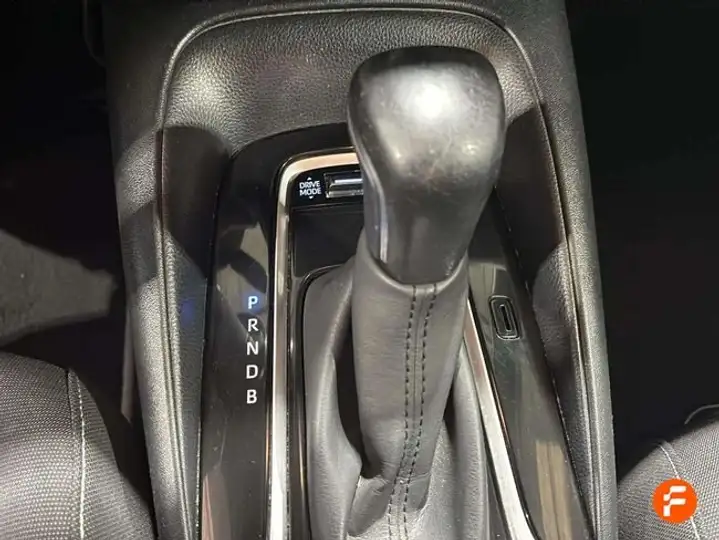 Toyota Auris 2022, foto 17