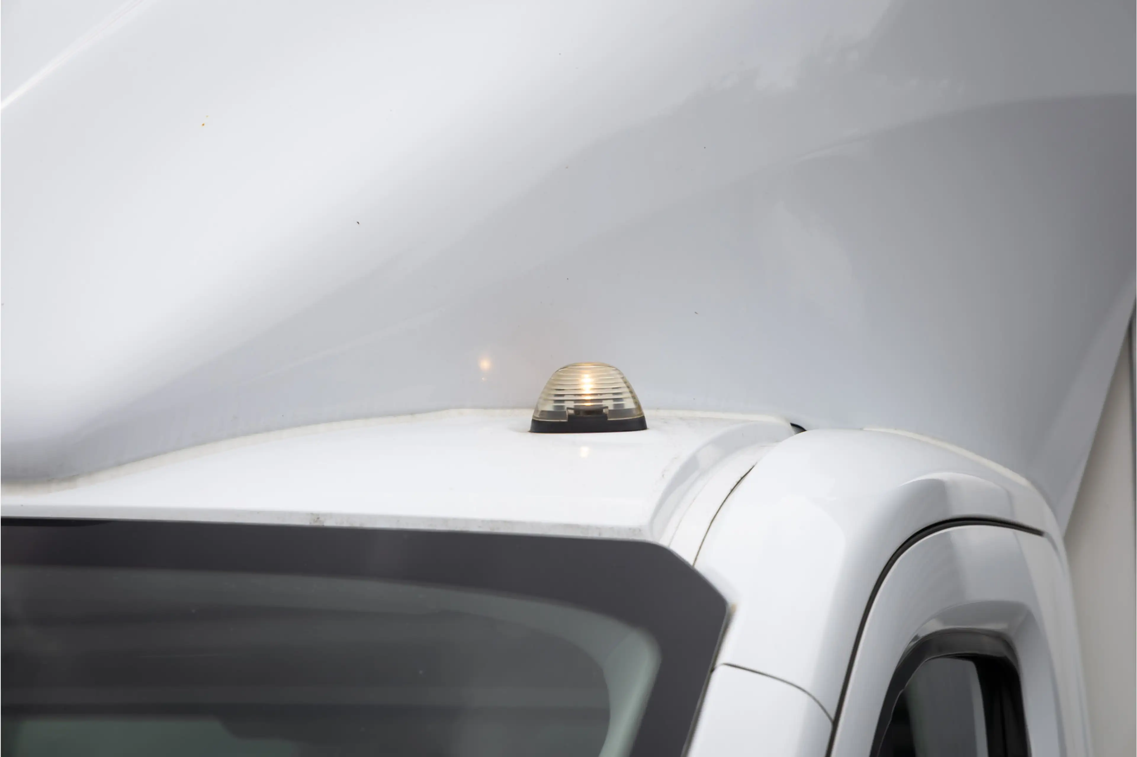 Ford E-Transit Bakwagen met laadklep Rolstops — photo 35
