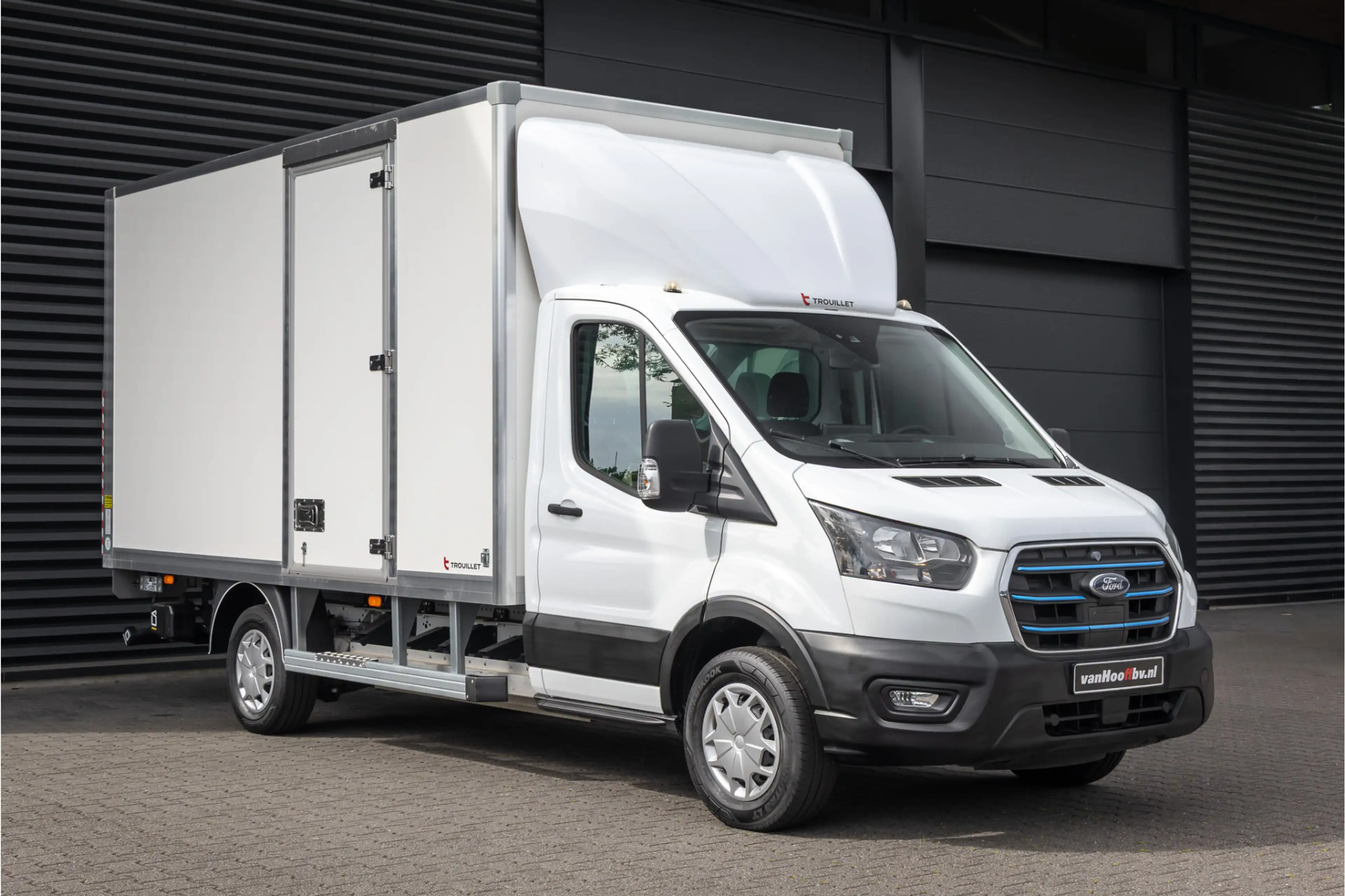 Ford E-Transit Bakwagen met laadklep Rolstops — photo 4