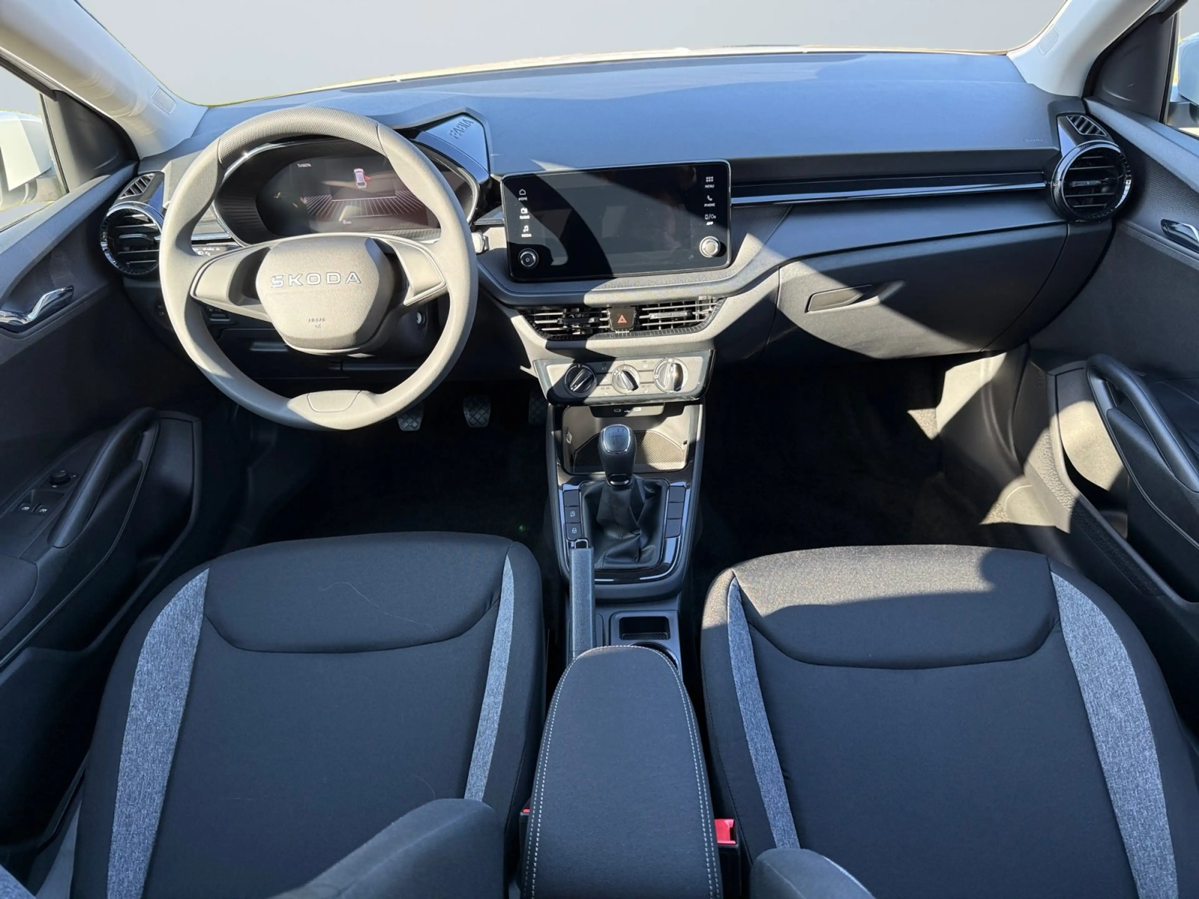 Skoda Fabia 1.0 MPI Essence Spurhalteassist, Sitzheiz — photo 8