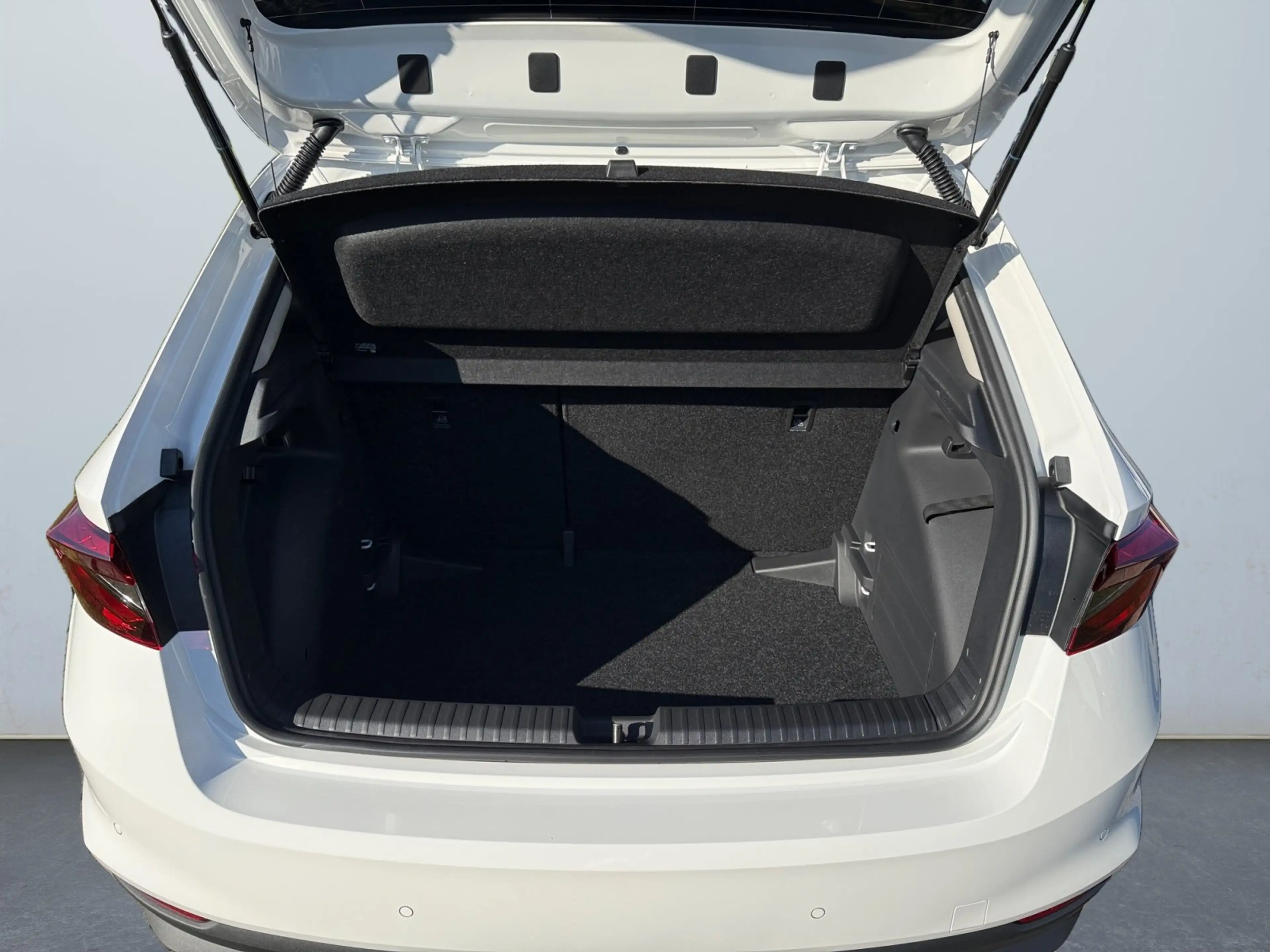 Skoda Fabia 1.0 MPI Essence Spurhalteassist, Sitzheiz — photo 14