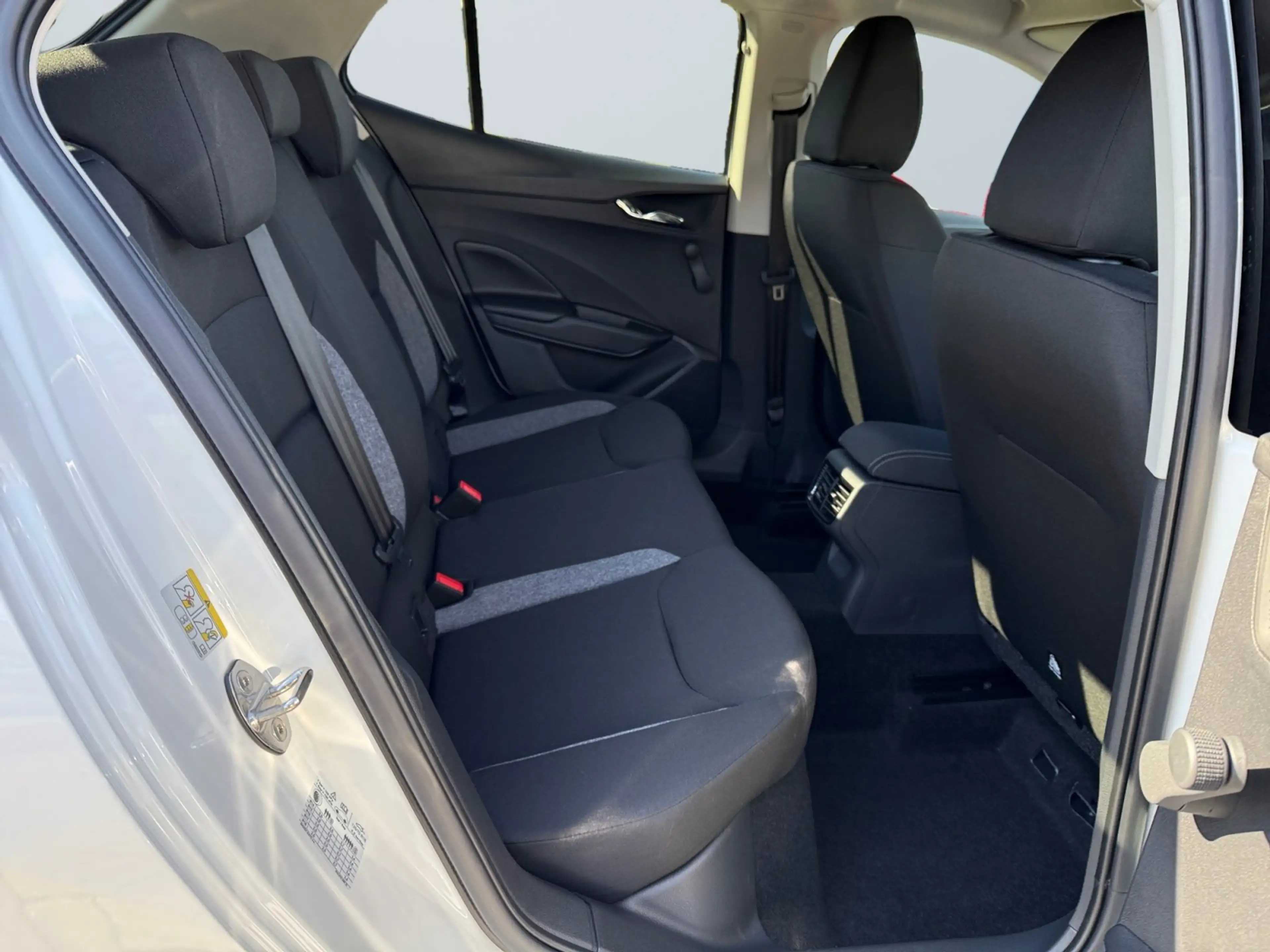 Skoda Fabia 1.0 MPI Essence Spurhalteassist, Sitzheiz — photo 11
