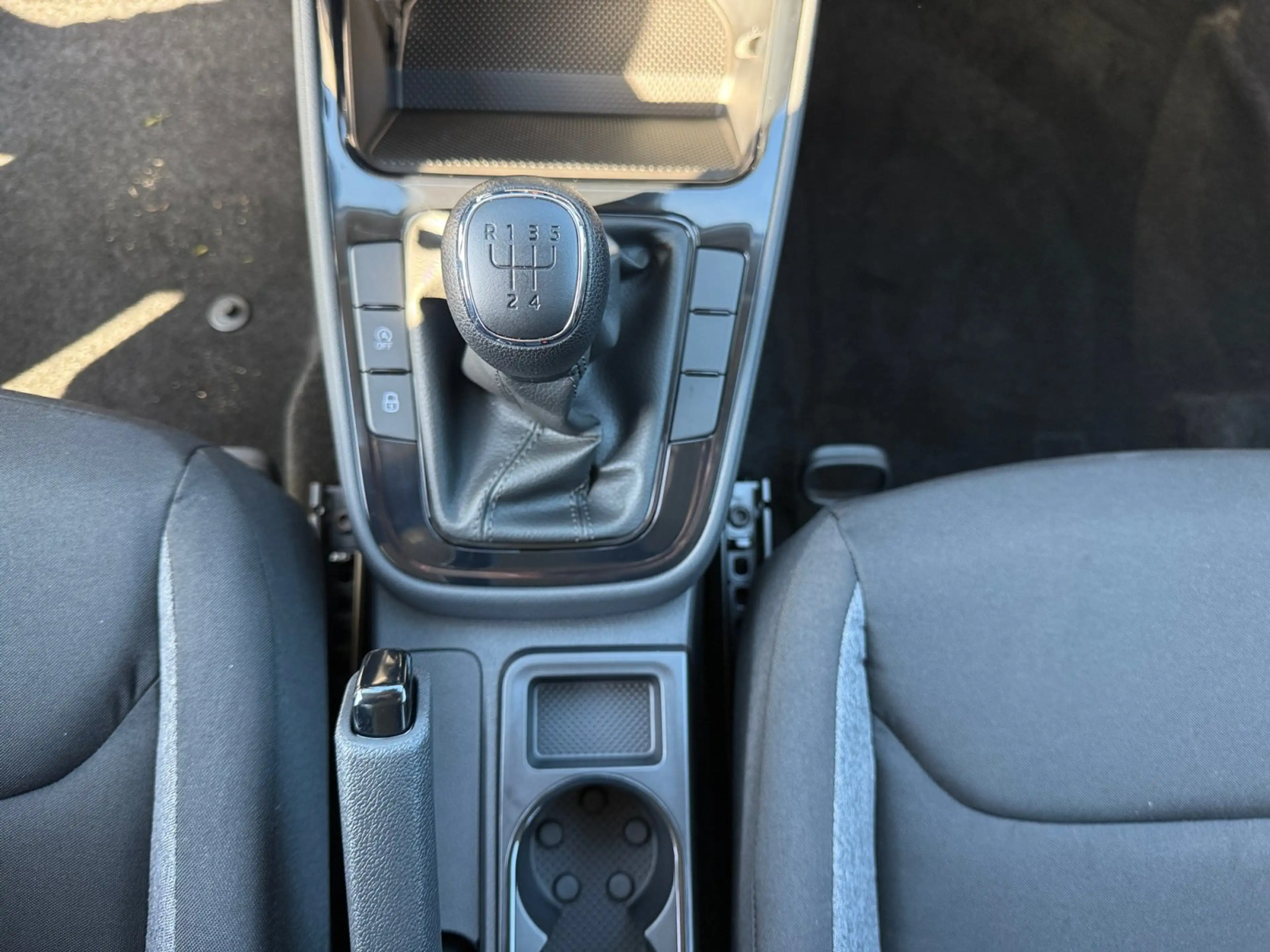 Skoda Fabia 1.0 MPI Essence Spurhalteassist, Sitzheiz — photo 9