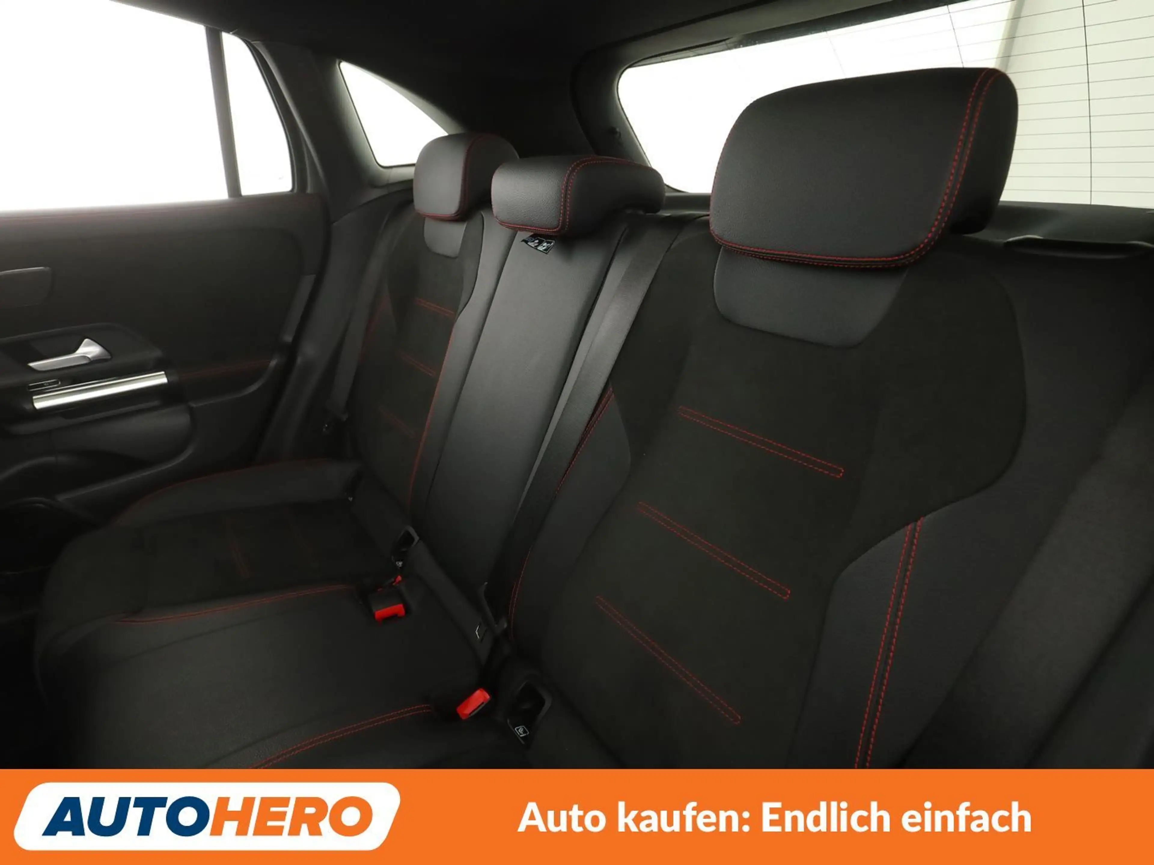 Mercedes-Benz GLA 200 d AMG Line Aut.*LED*NAVI*ACC*PDC*SHZ*KLIMA* — photo 14