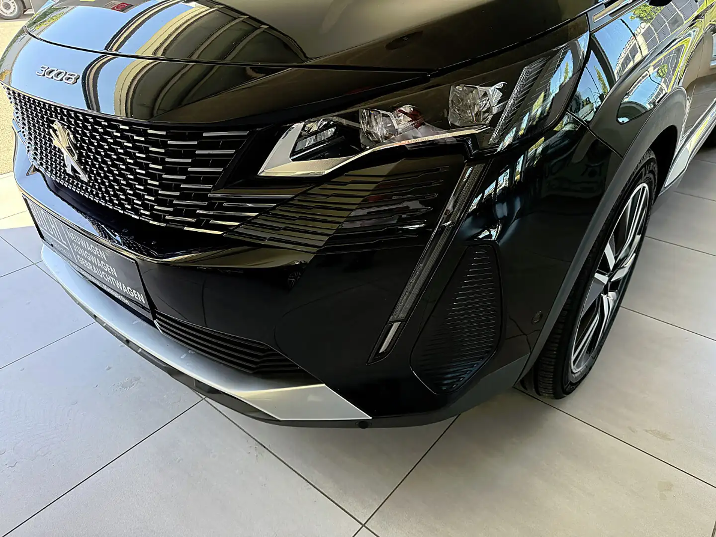 Peugeot 3008 BlueHDi 130 S&S EAT8 GT Schwarz - 2