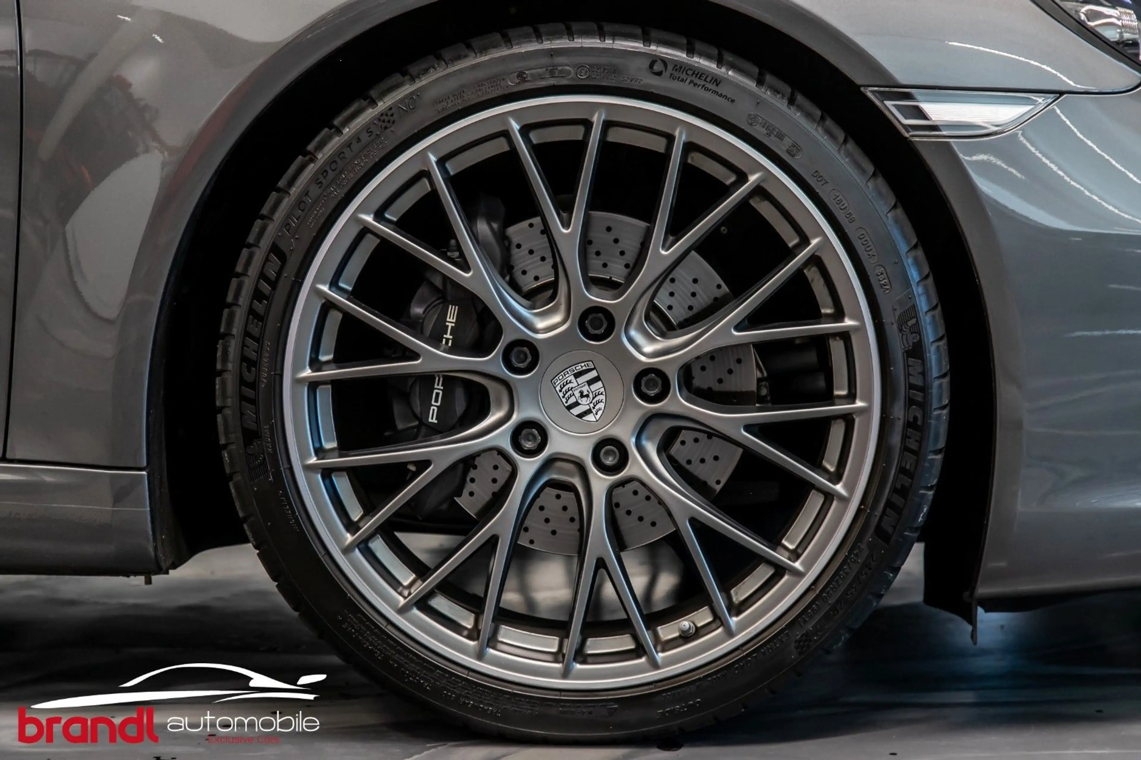 Porsche 991 .2 Carrera Cabrio /DE / Sport AGA / Vollleder — photo 19