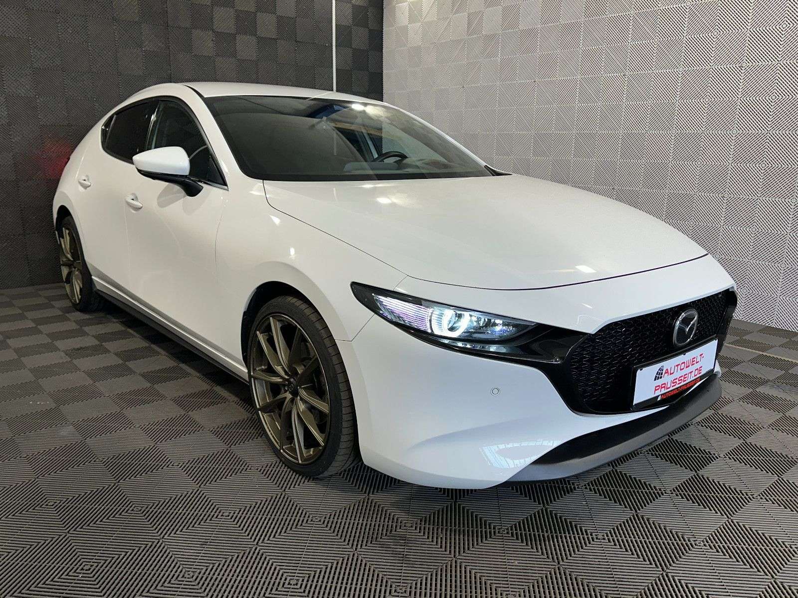 Second hand Mazda 3 2.0