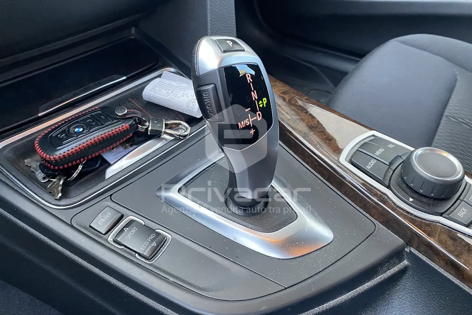 BMW 320 320d Touring Zwart - 2