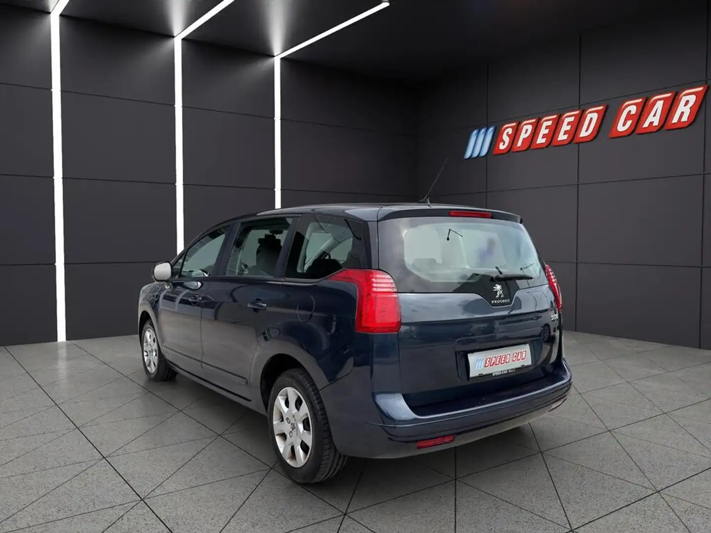 Peugeot 5008 Blau - 1