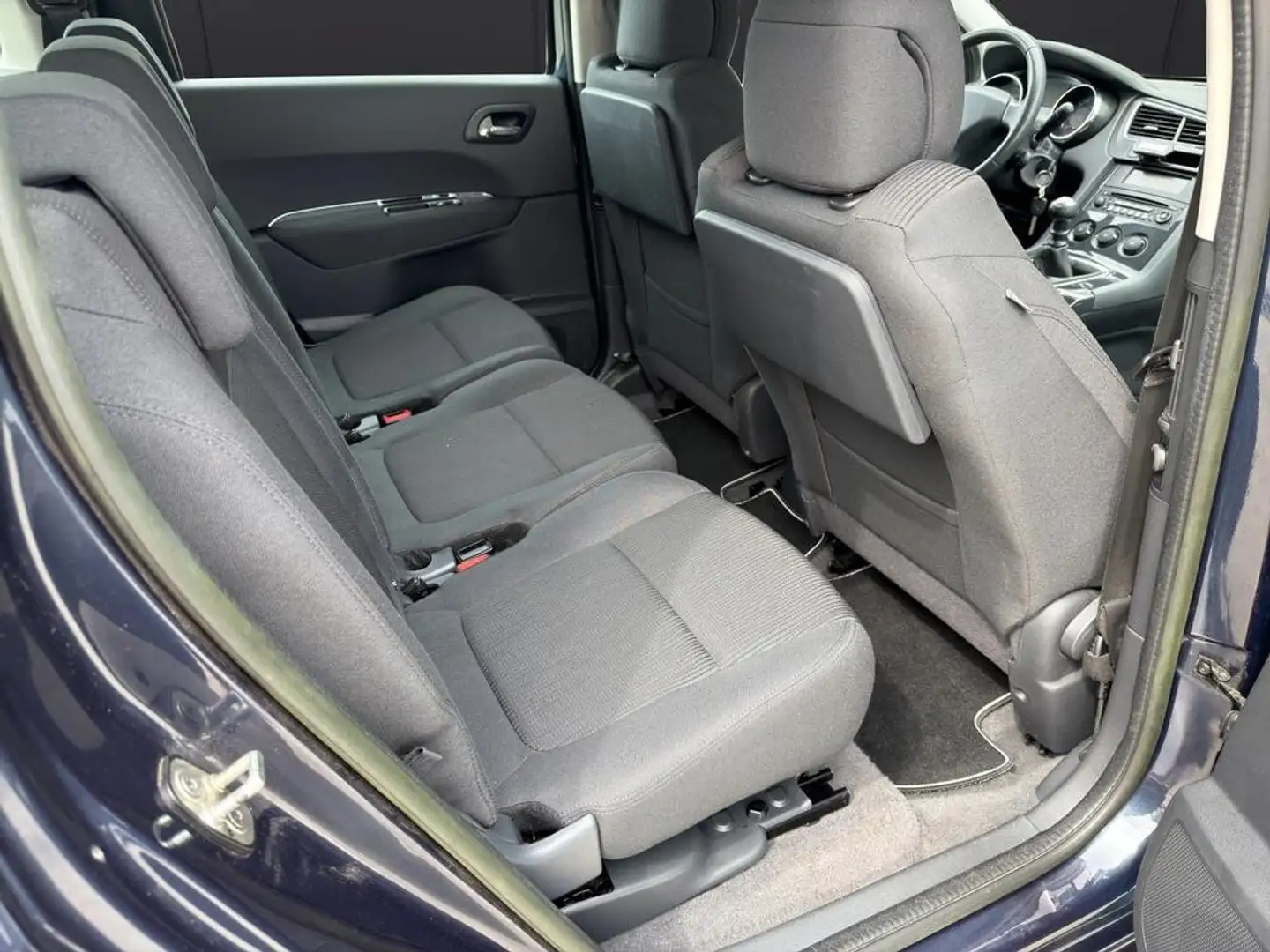 Peugeot 5008 Blau - 2