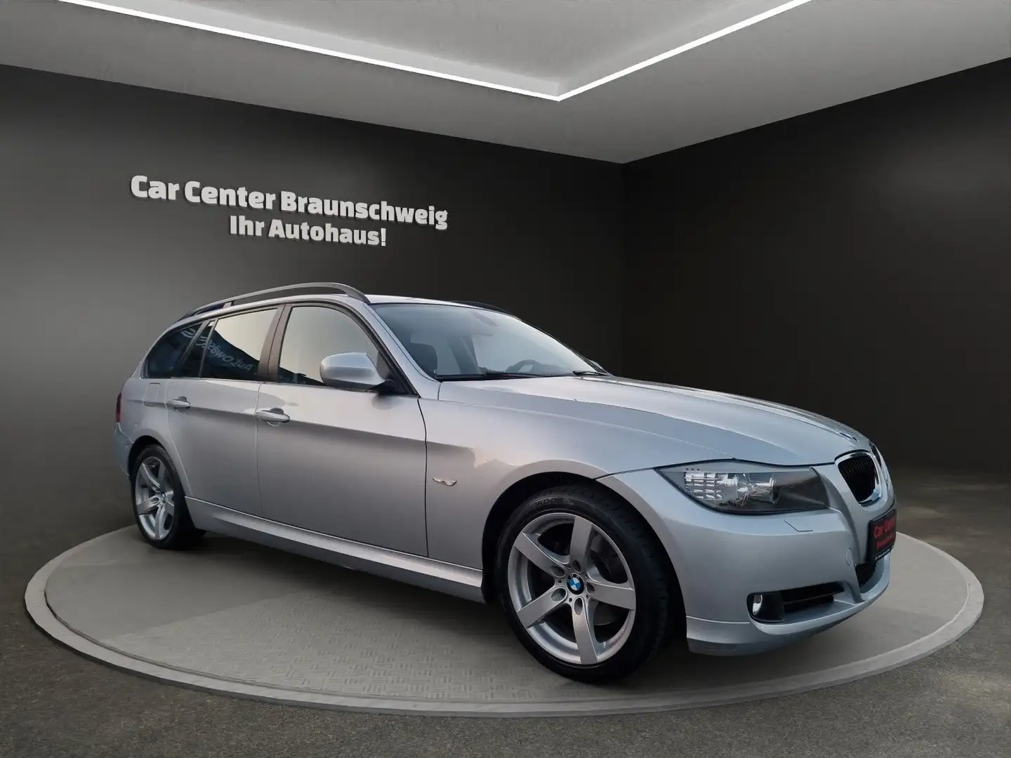 BMW 320 d Touring Edition+1~Hand+LED+Leder+AHK Silber - 2
