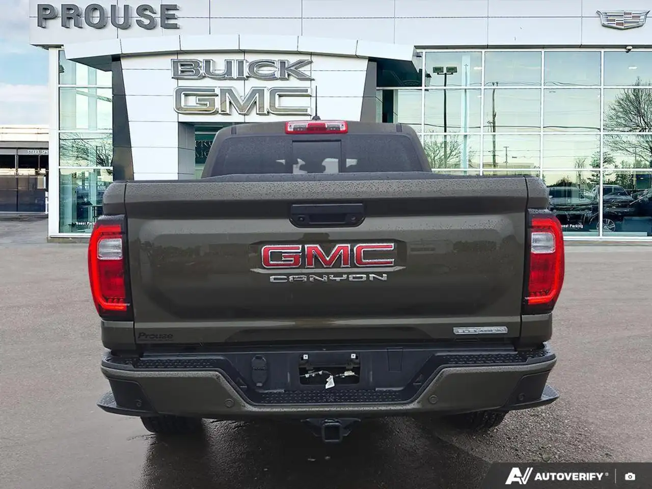 GMC Canyon снимка GMC Canyon