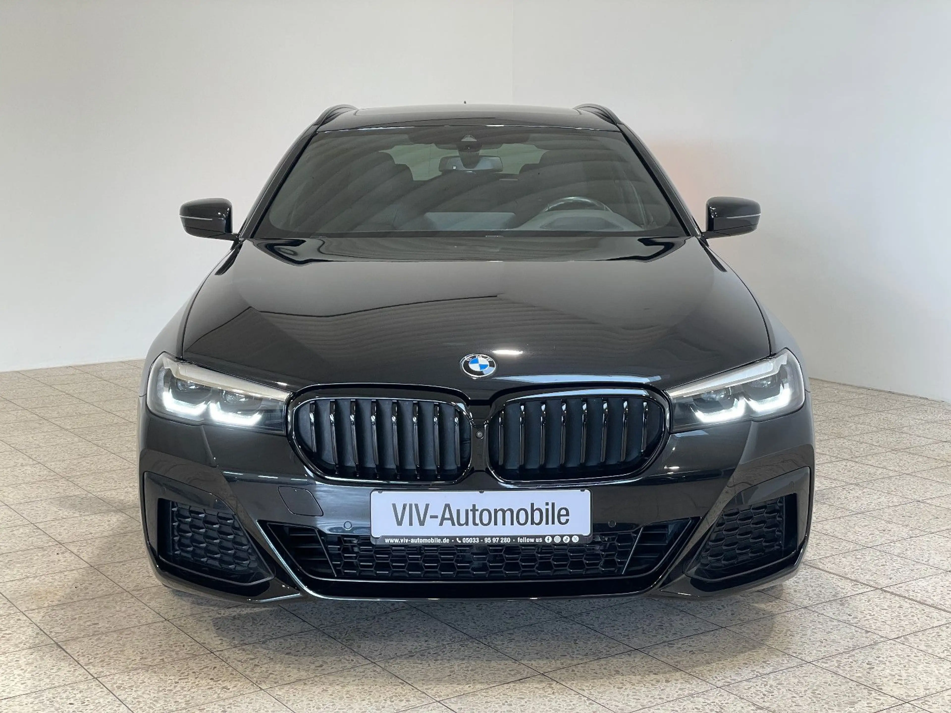 BMW 530 i M Sport *FACELIFT*Panorama*Head Up*H&K*360° — photo 2