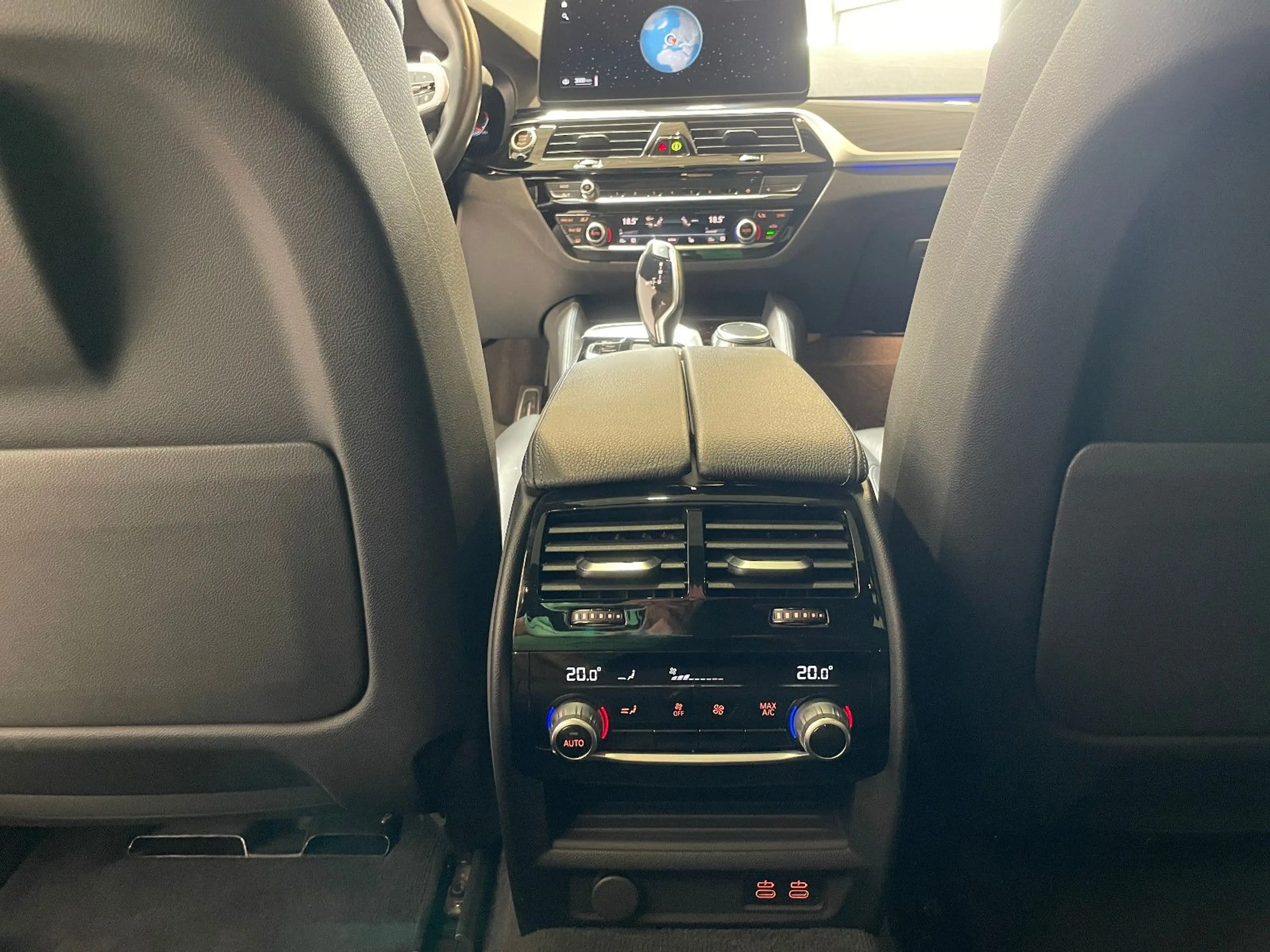 BMW 530 i M Sport *FACELIFT*Panorama*Head Up*H&K*360° — photo 20