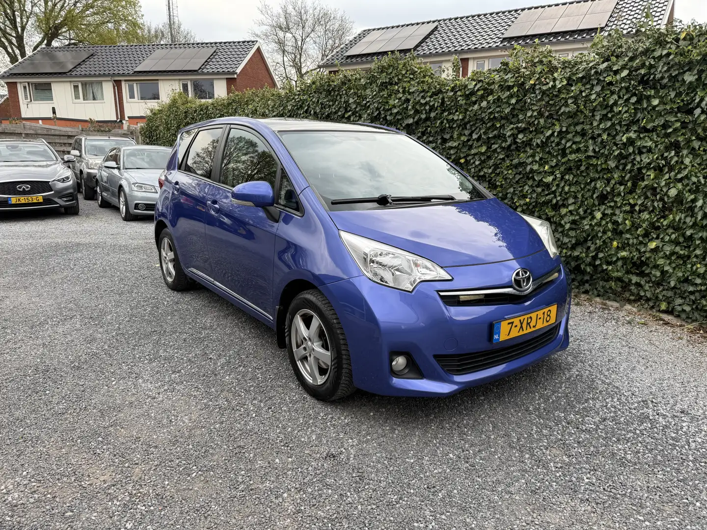 Toyota Verso-S 1.3 VVT-i Dynamic | Panoramadak | Camera | Airco | Albastru - 1