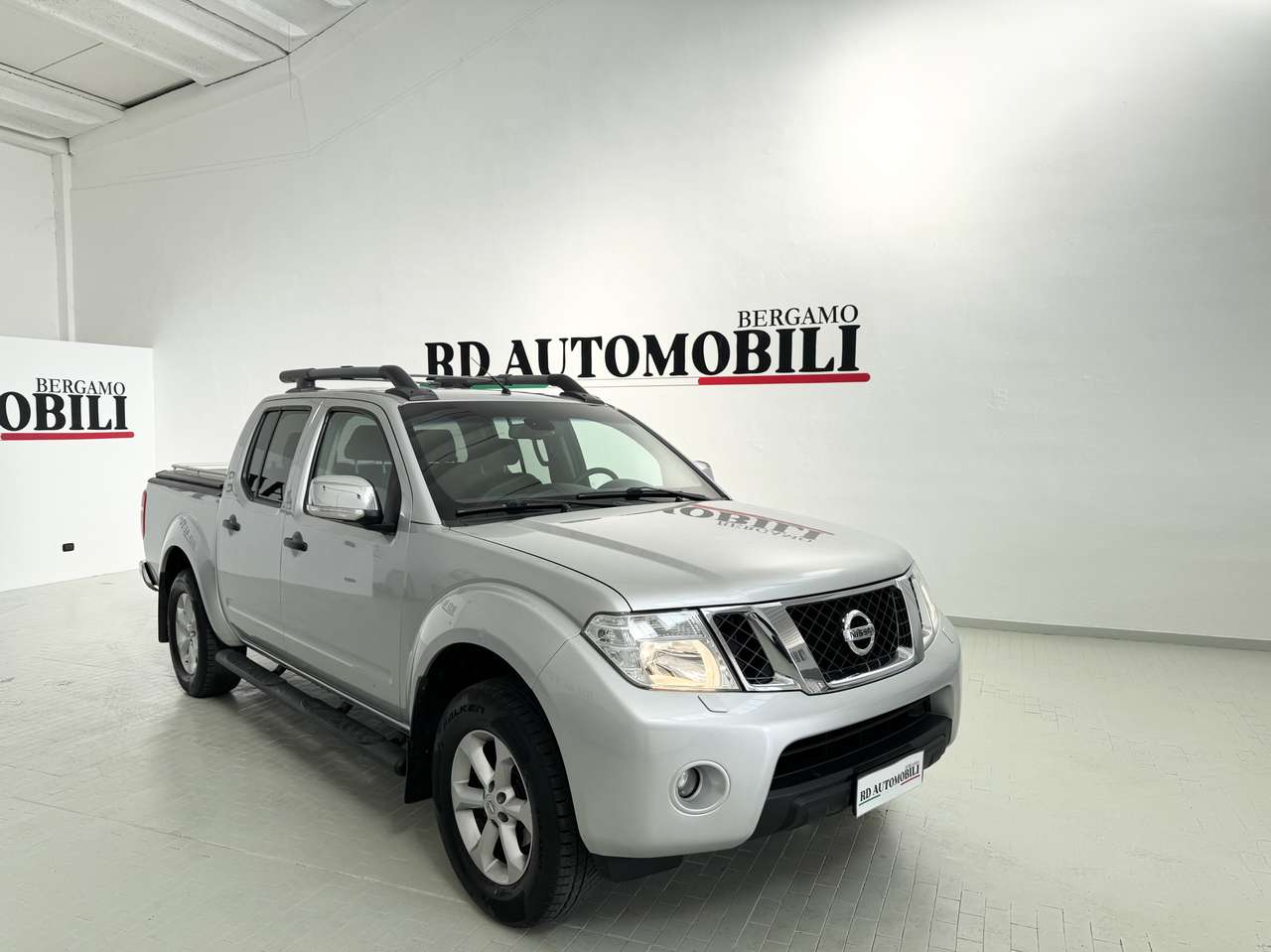 Nissan Navara 2.5 dci doppia cabina AVENTE 124.000 KM
