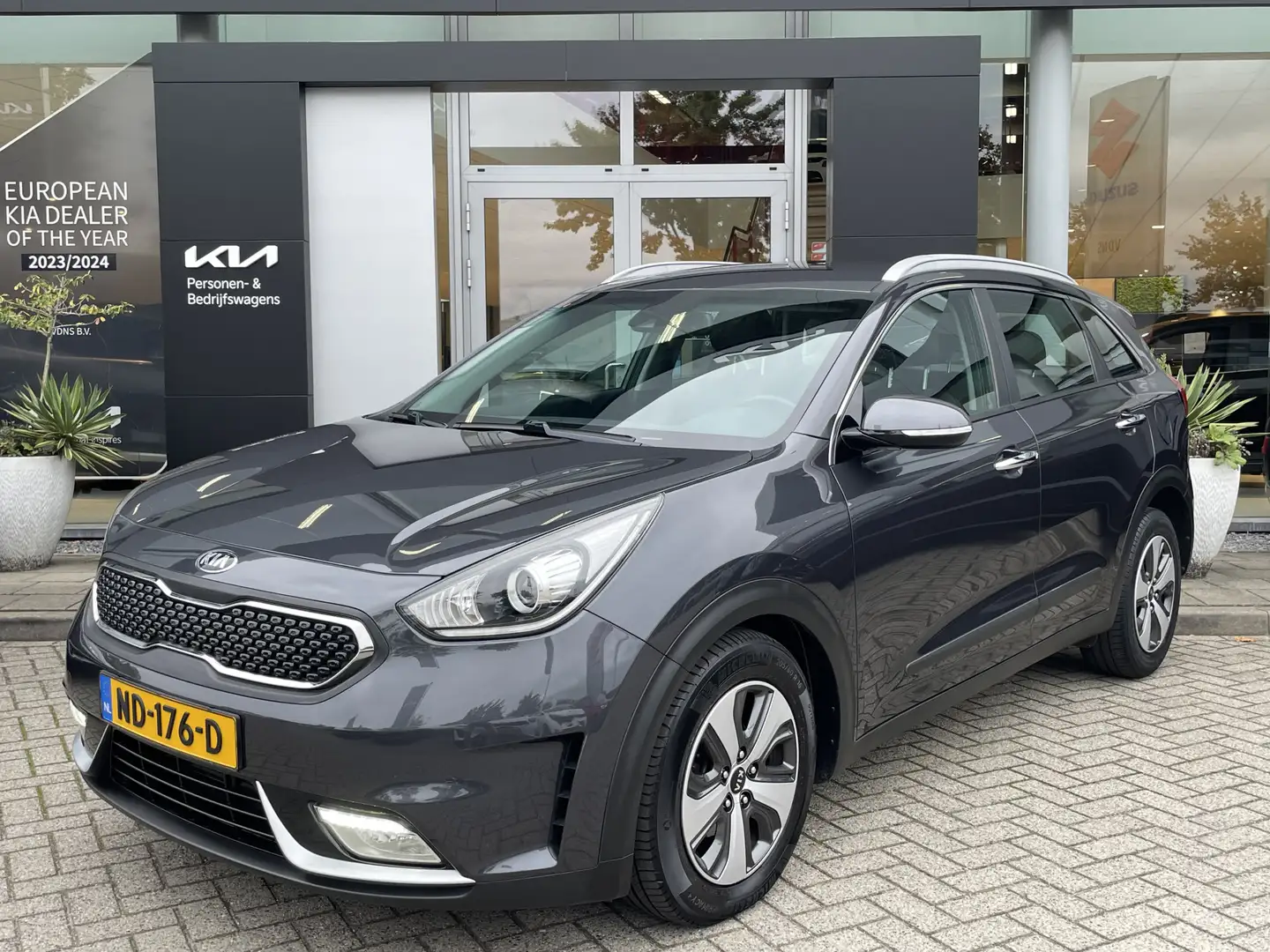 Kia Niro 1.6 GDi Hybrid First Edition Garantie tot 18-01-20 Gris - 1