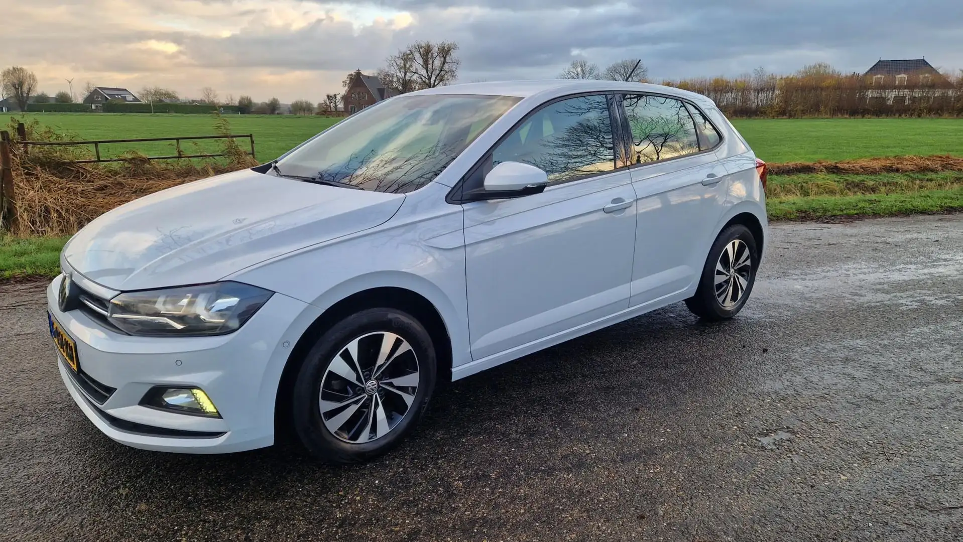 Volkswagen Polo 1.0 TSI Comfortline Business, DSG, Navi, pdc, 1e e Wit - 2