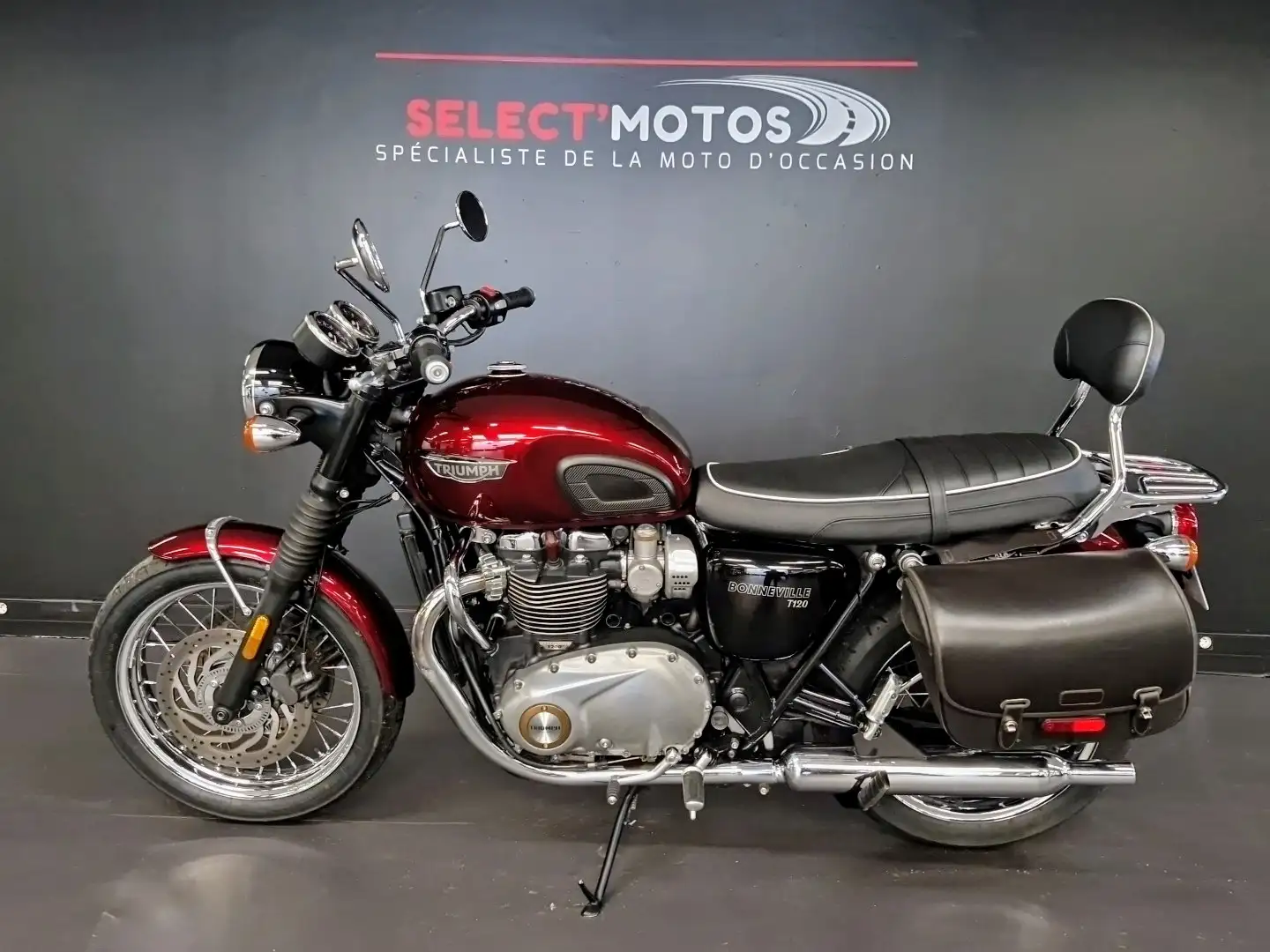 Triumph Bonneville T120 Rouge - 2
