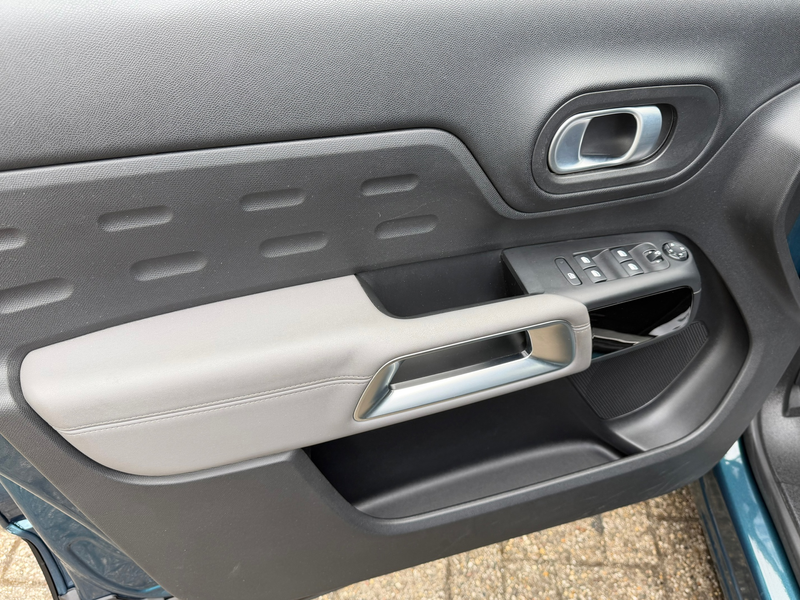 Citroen C5 Aircross 1.6 Plug-in Hybrid 225 Business 225 Pk | Navigatie — photo 13