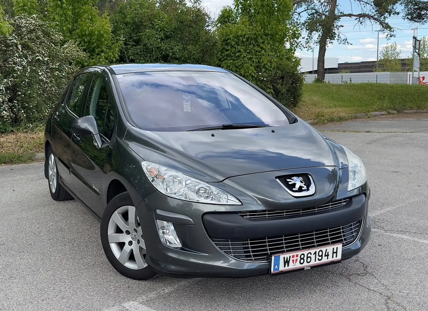 Peugeot 308 1,6 HDi 110 FAP Exclusive *PANO, PDC, TEMPOMAT* Gris - 1