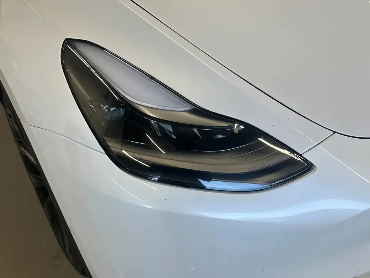Tesla Model Y fotografie Tesla Model Y