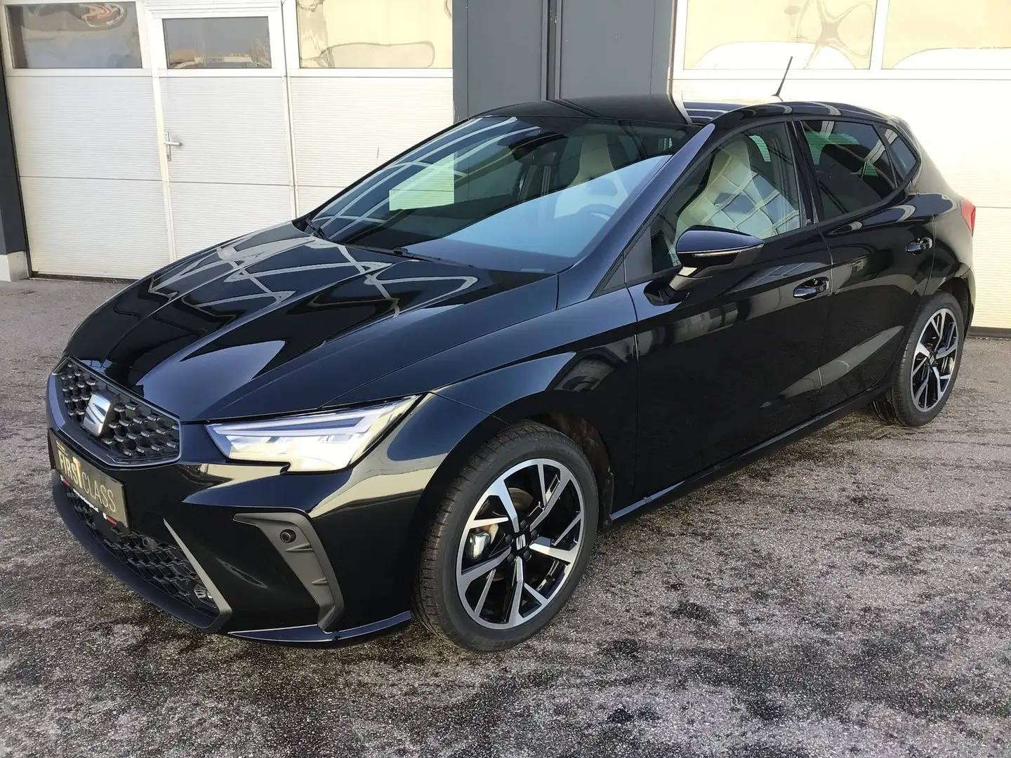 SEAT Ibiza FR Edition 1.0 TSI 95PS Schwarz - 2