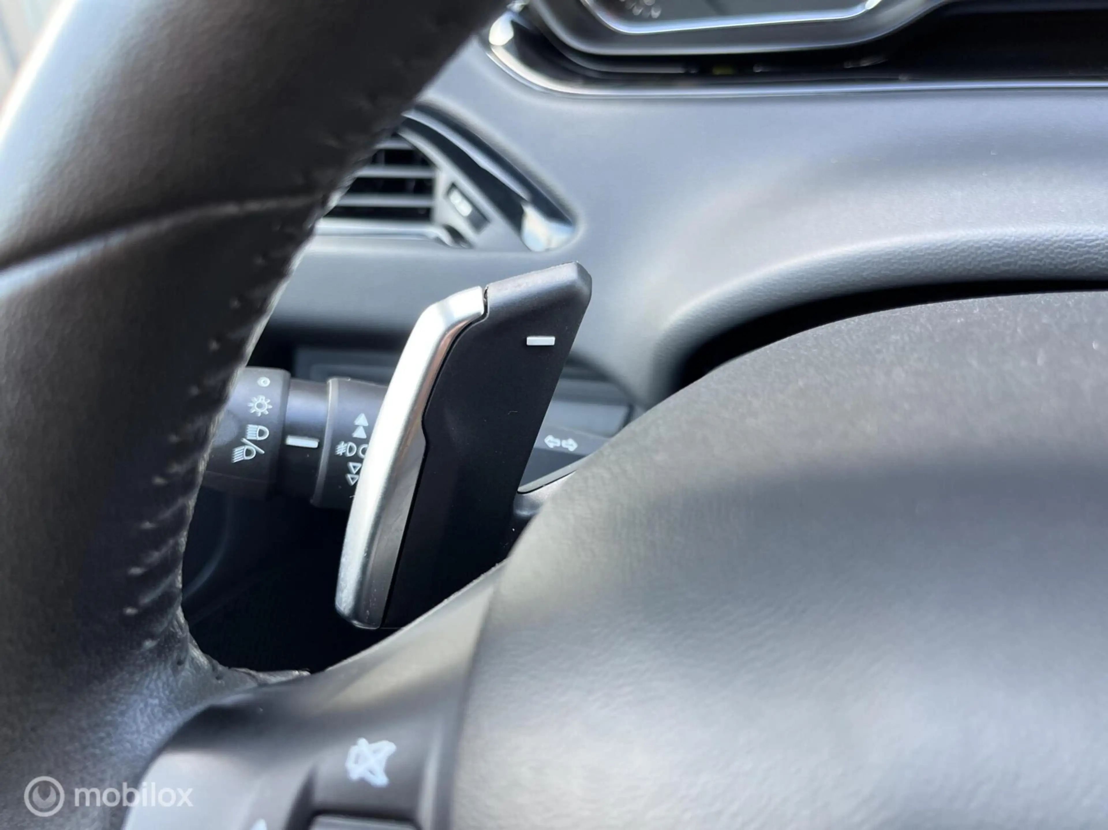 Peugeot 208 1.2 e-VTi Blue Lease Automaat|Cruise|Parkeersensor — photo 14