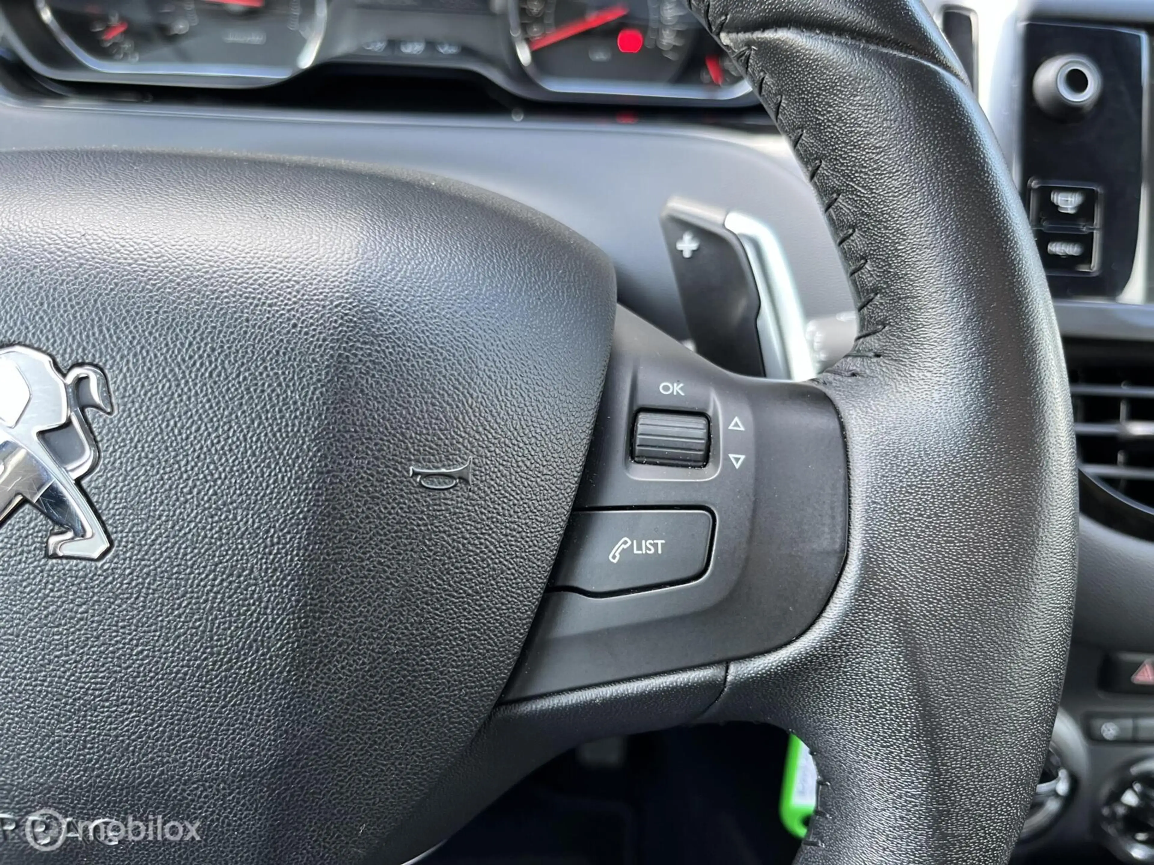 Peugeot 208 1.2 e-VTi Blue Lease Automaat|Cruise|Parkeersensor — photo 15