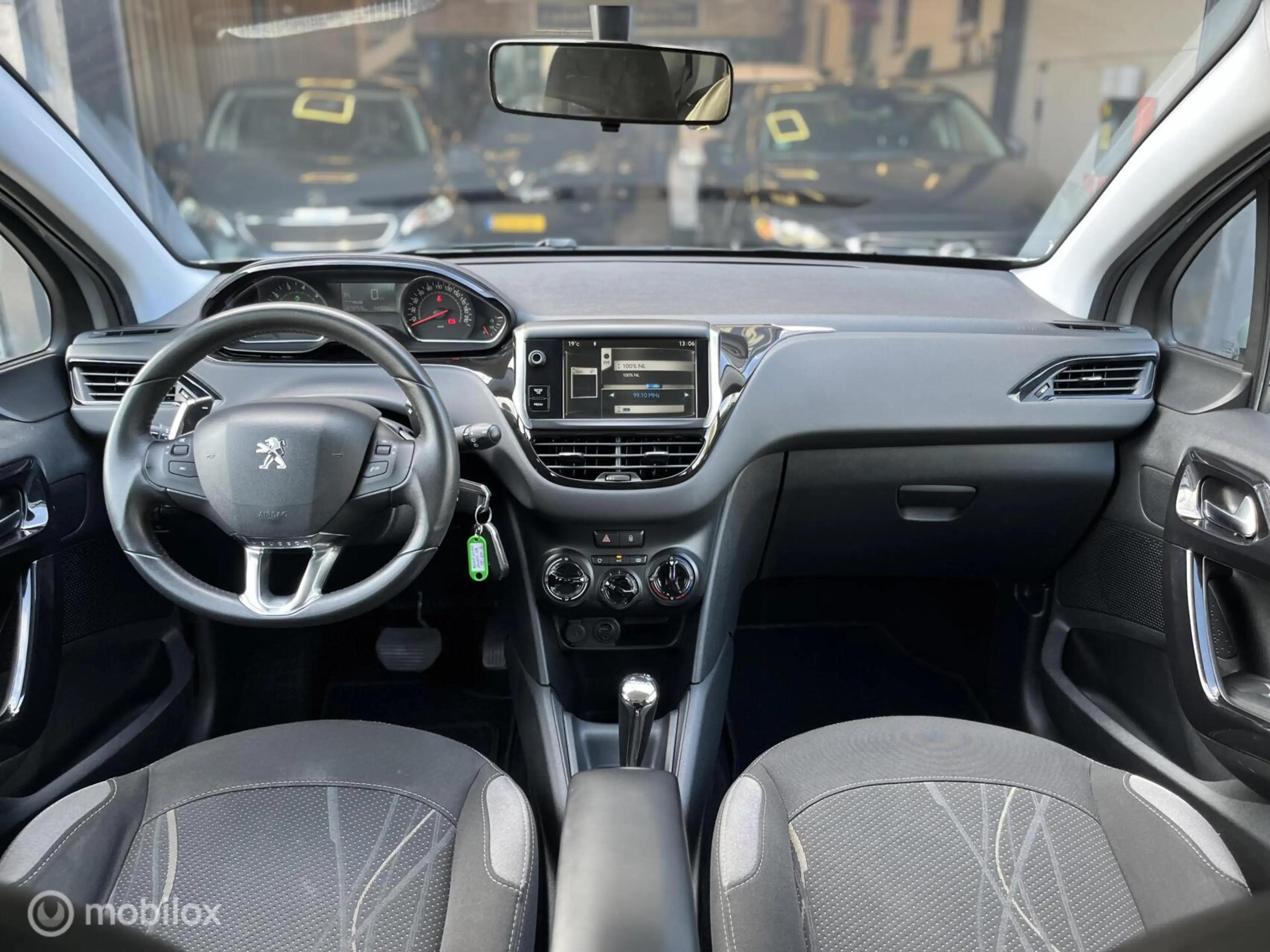 Peugeot 208 1.2 e-VTi Blue Lease Automaat|Cruise|Parkeersensor — photo 4