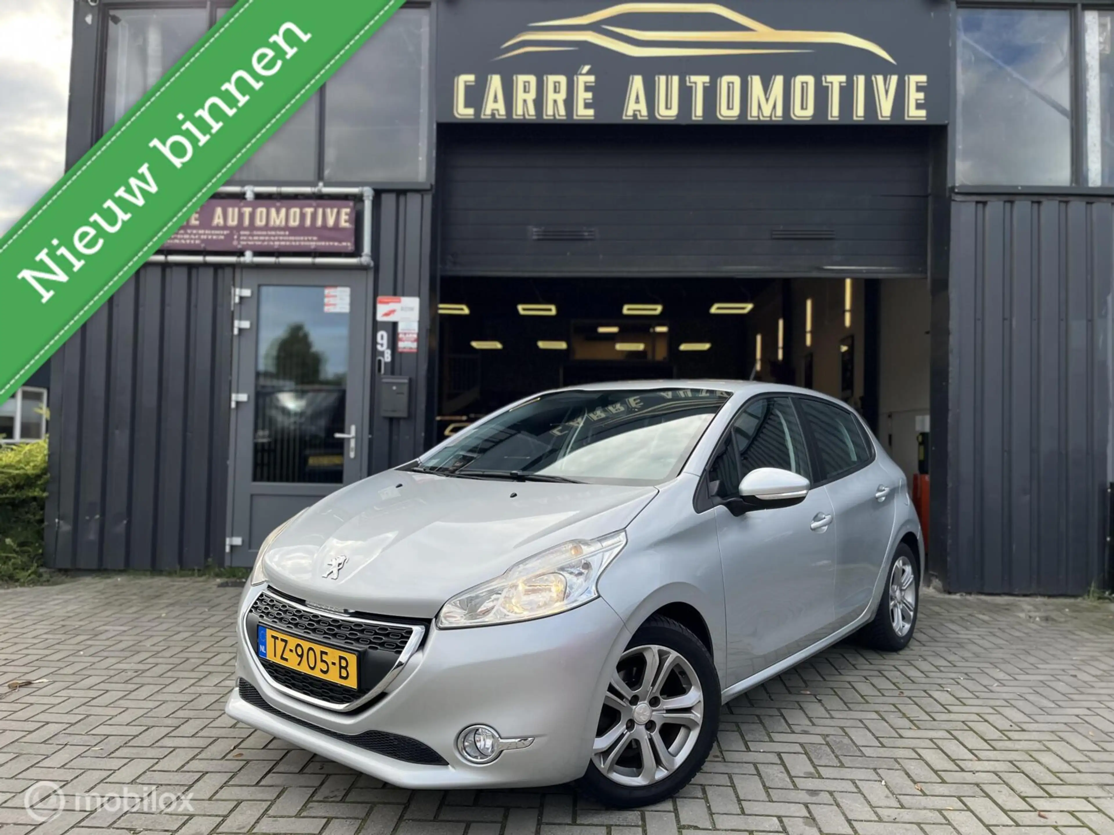 Peugeot 208 1.2 e-VTi Blue Lease Automaat|Cruise|Parkeersensor