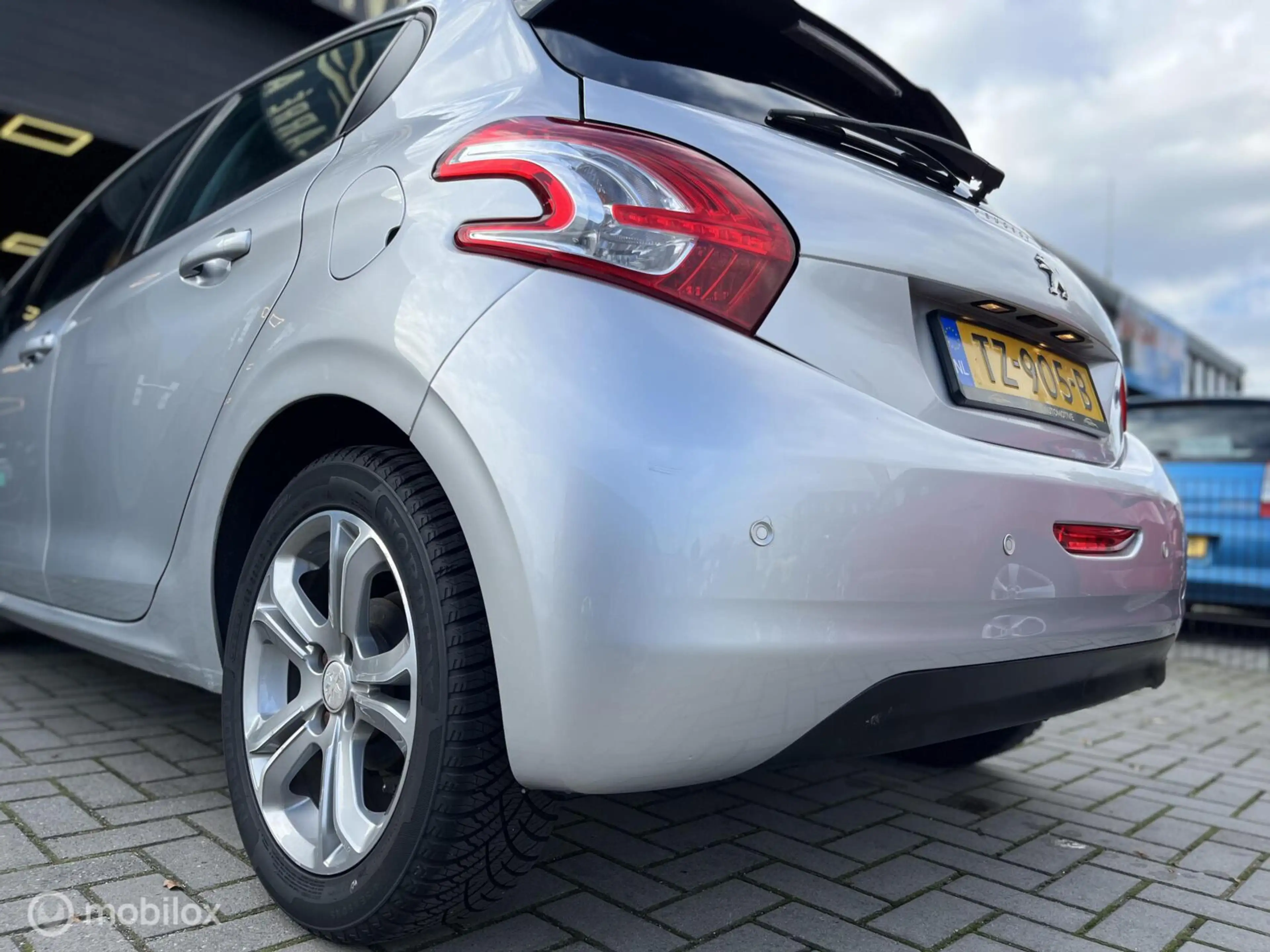 Peugeot 208 1.2 e-VTi Blue Lease Automaat|Cruise|Parkeersensor — photo 27