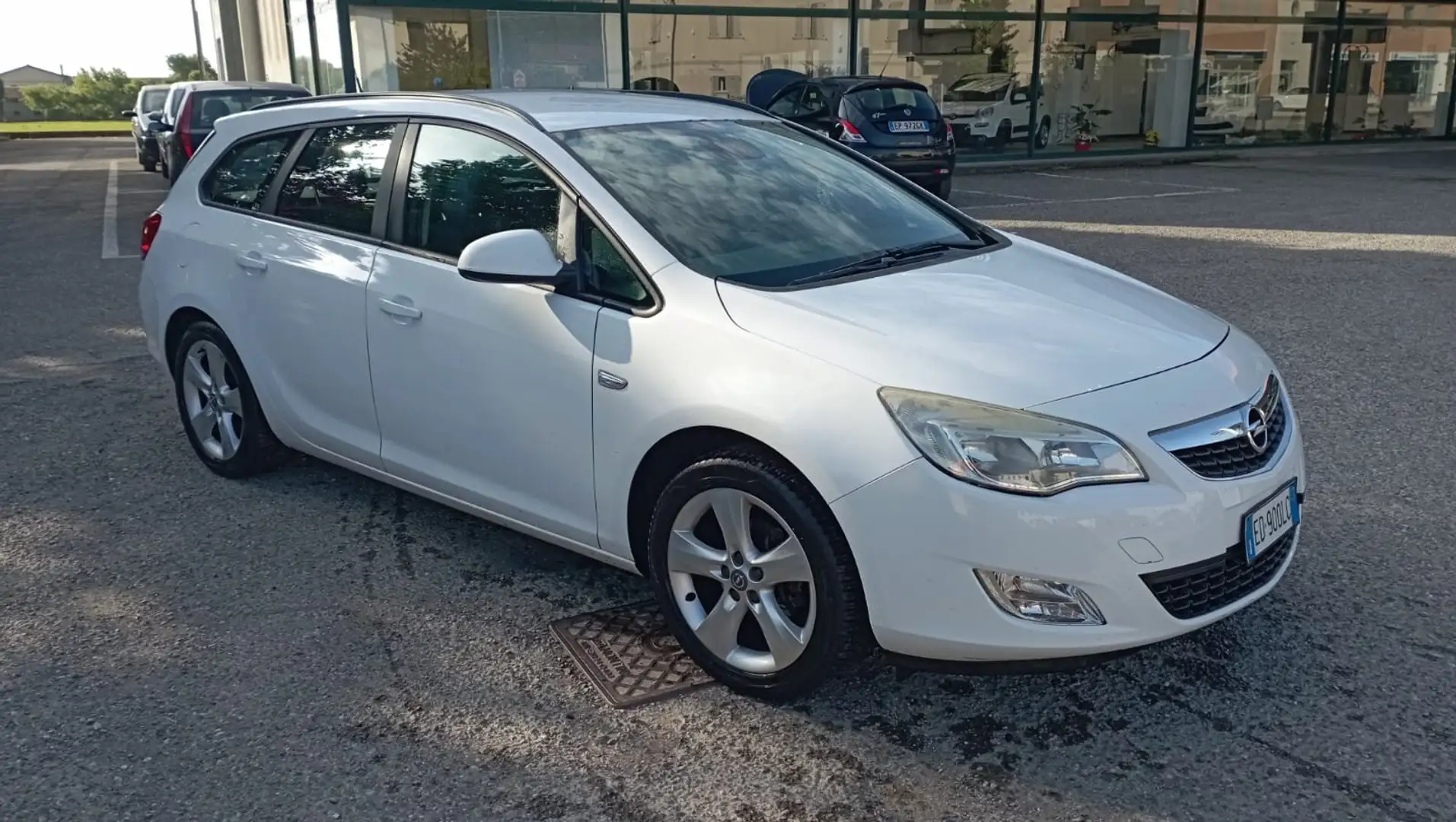 Opel Astra Opel Astra SportsTourer1.4+100cv+NEOPATENTE+METANO Bianco - 1