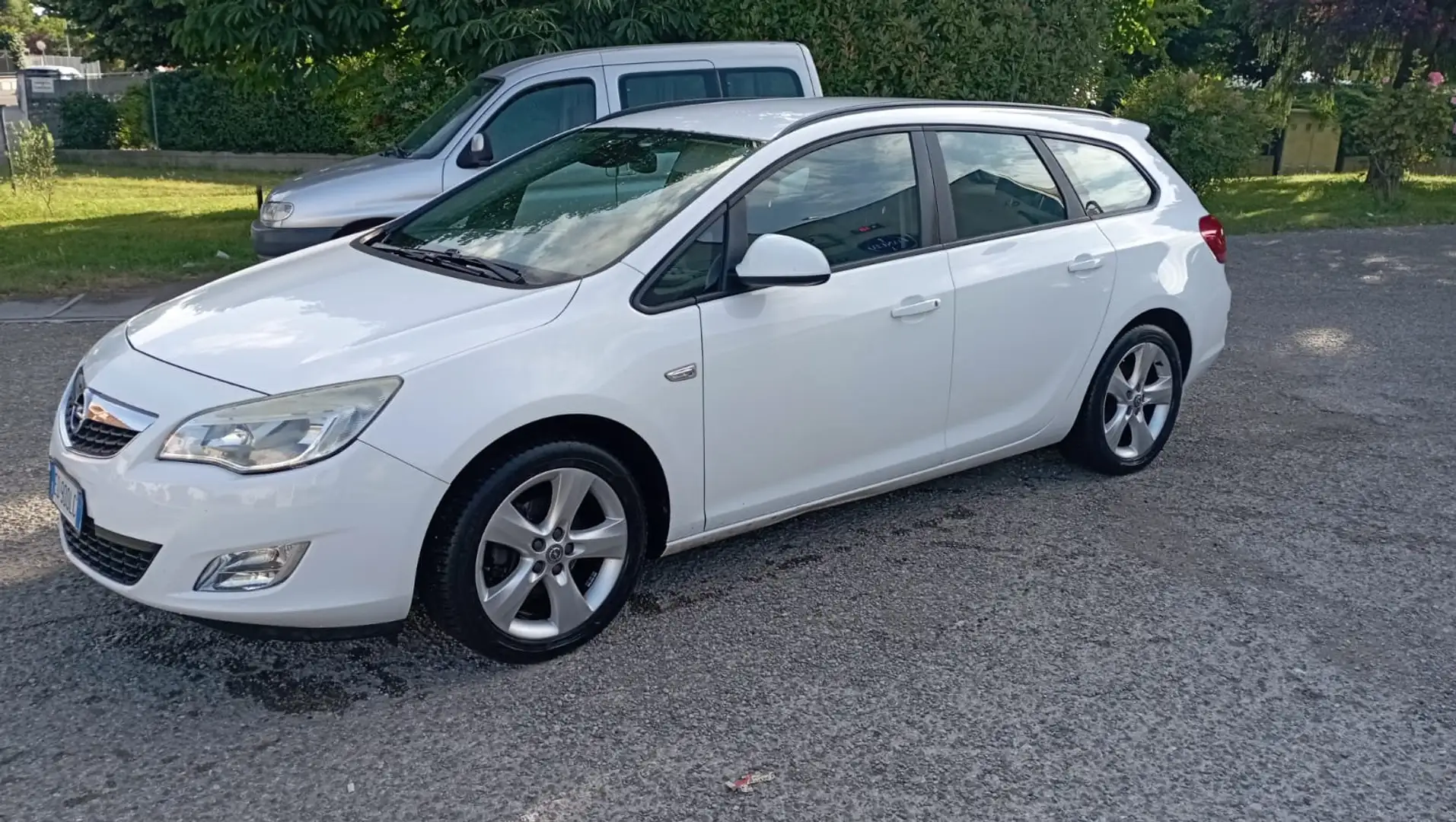 Opel Astra Opel Astra SportsTourer1.4+100cv+NEOPATENTE+METANO Bianco - 2