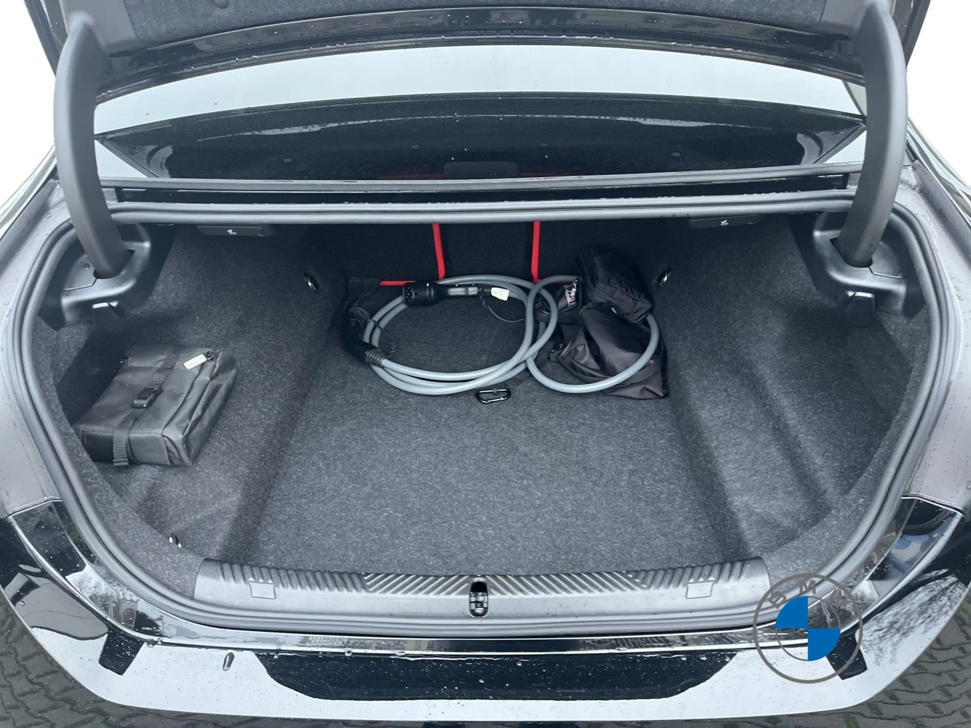 BMW M5 Limousine  20"/21" Pano AHK Driver´s Pack B&W — photo 17
