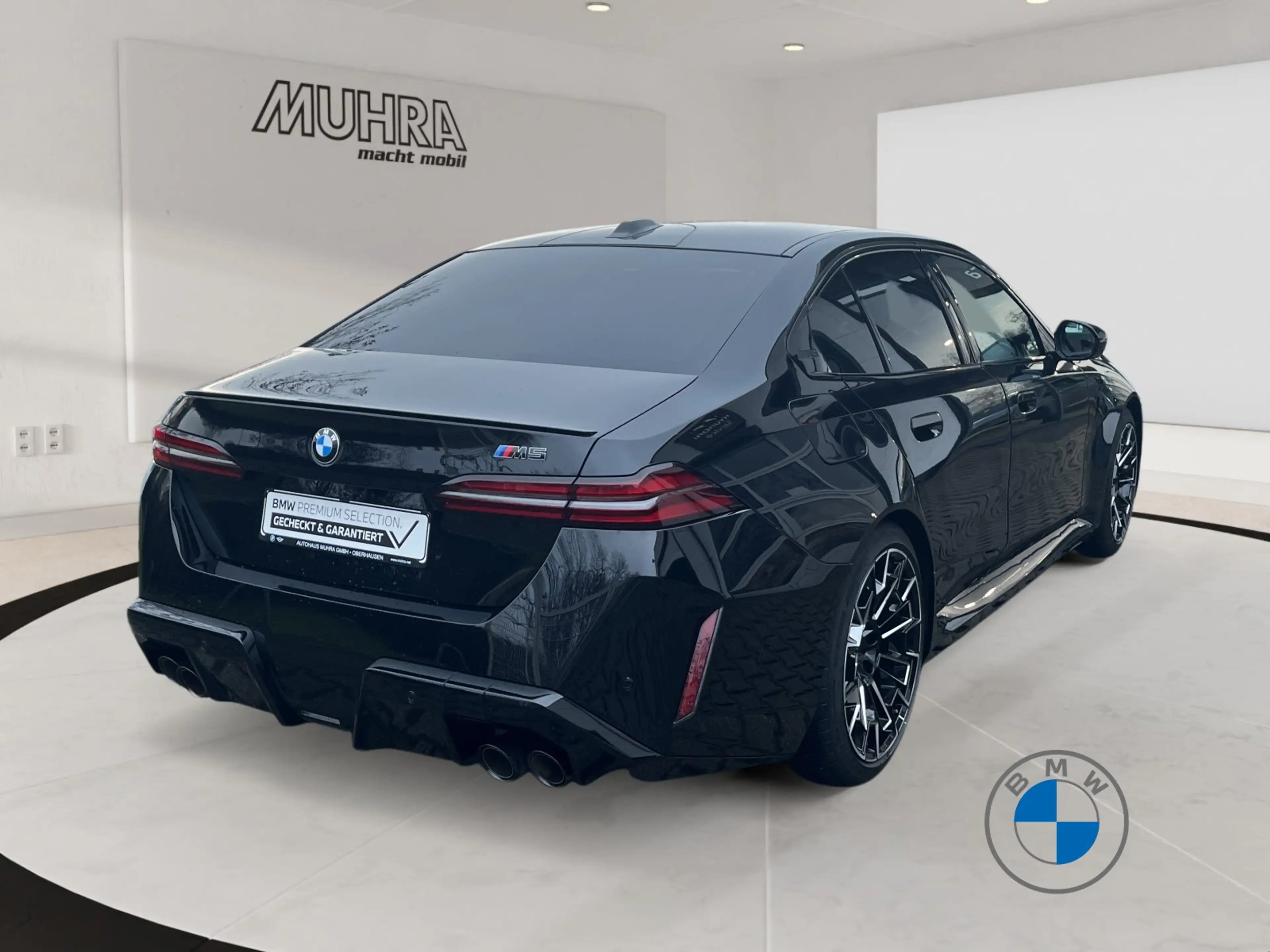 BMW M5 Limousine  20"/21" Pano AHK Driver´s Pack B&W — photo 5