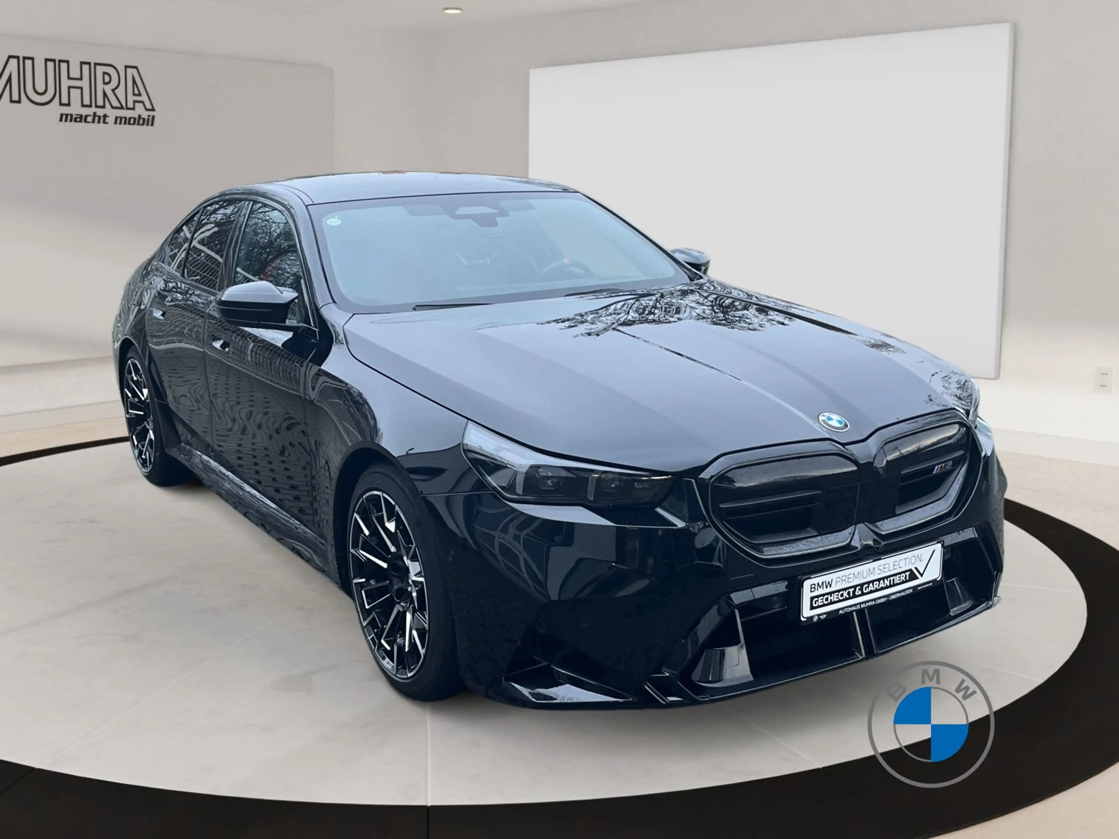 BMW M5 Limousine  20"/21" Pano AHK Driver´s Pack B&W — photo 7