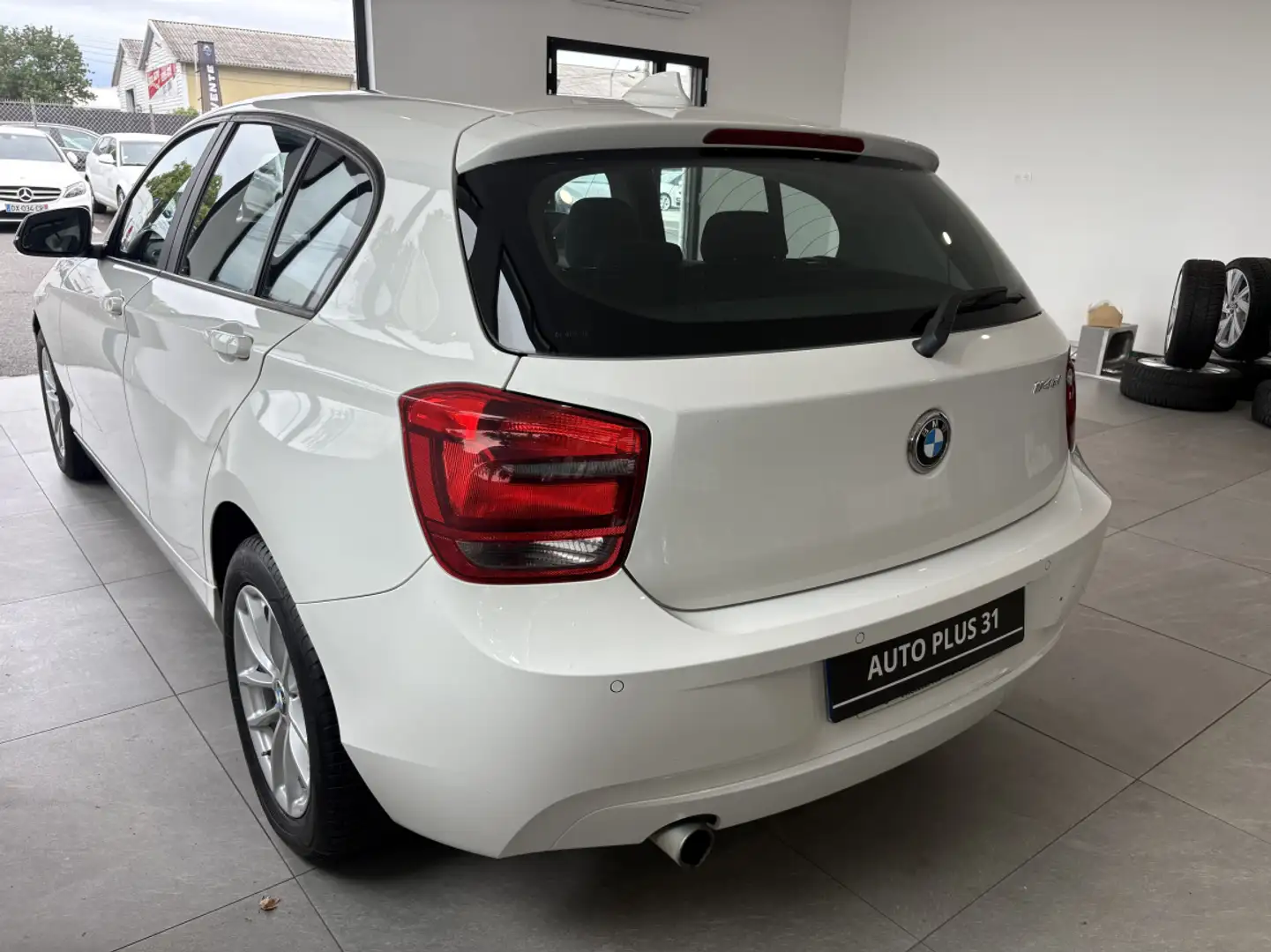 BMW 114 114d 95 ch 109g Lounge - 2
