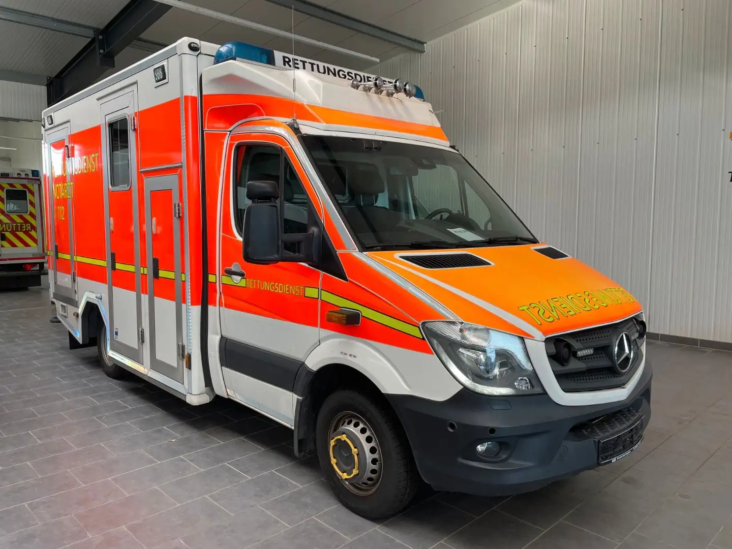 Mercedes-Benz Sprinter II Rettungswagen 519 CDI Blanc - 1