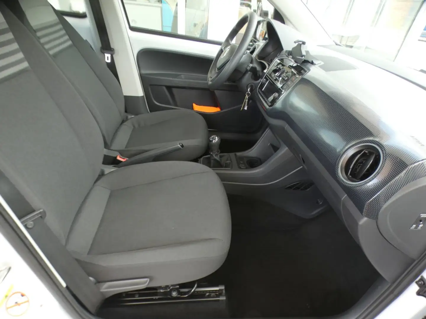 Volkswagen up! ! 1.0 MapsMore SHZ Klima 4-türig Kamera Klima Weiß - 2