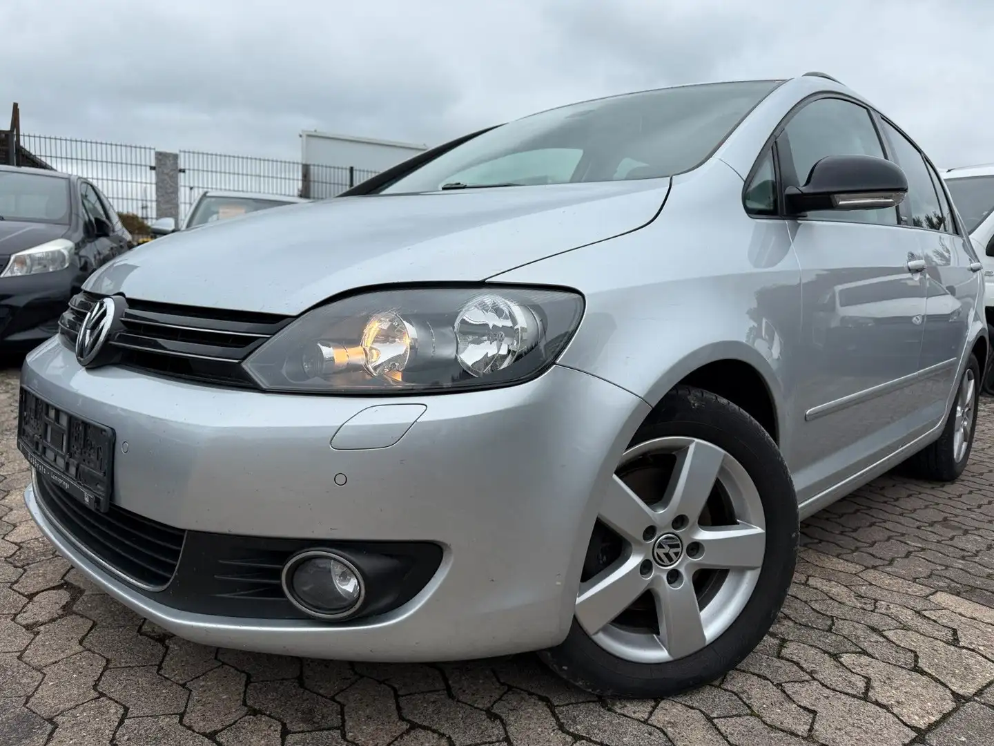 Volkswagen Golf Plus 1,6TDI  Style,Klimaanlage,PDC,Tüv:04/27 Silber - 1