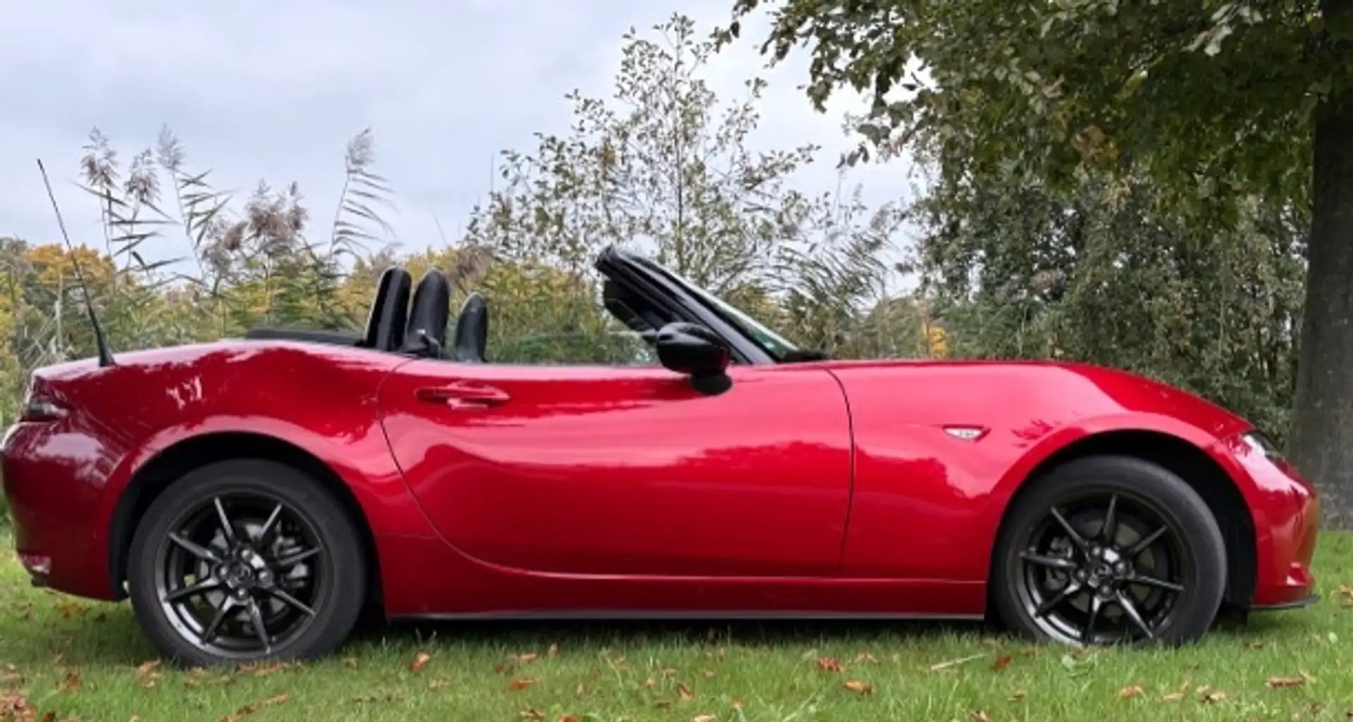 Mazda MX-5 MX-5 SKYACTIV-G 131 Exclusive-Line Rouge - 1