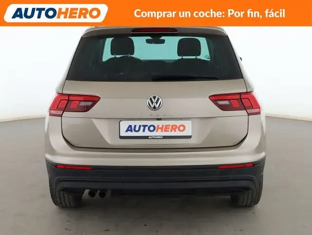 Volkswagen Tiguan view 5