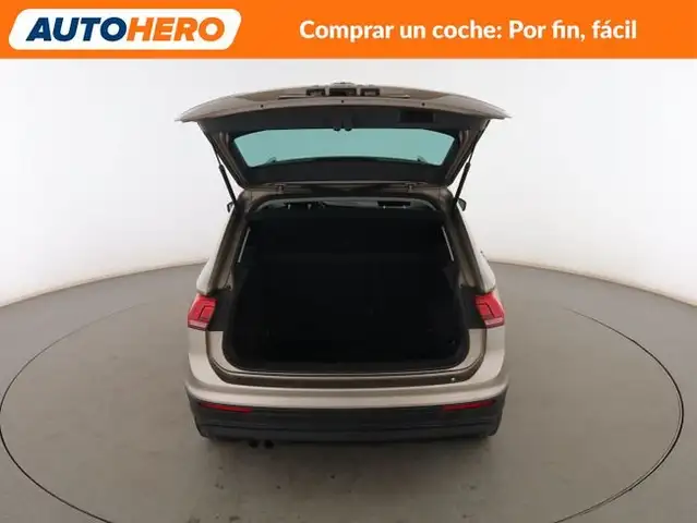 Volkswagen Tiguan view 17