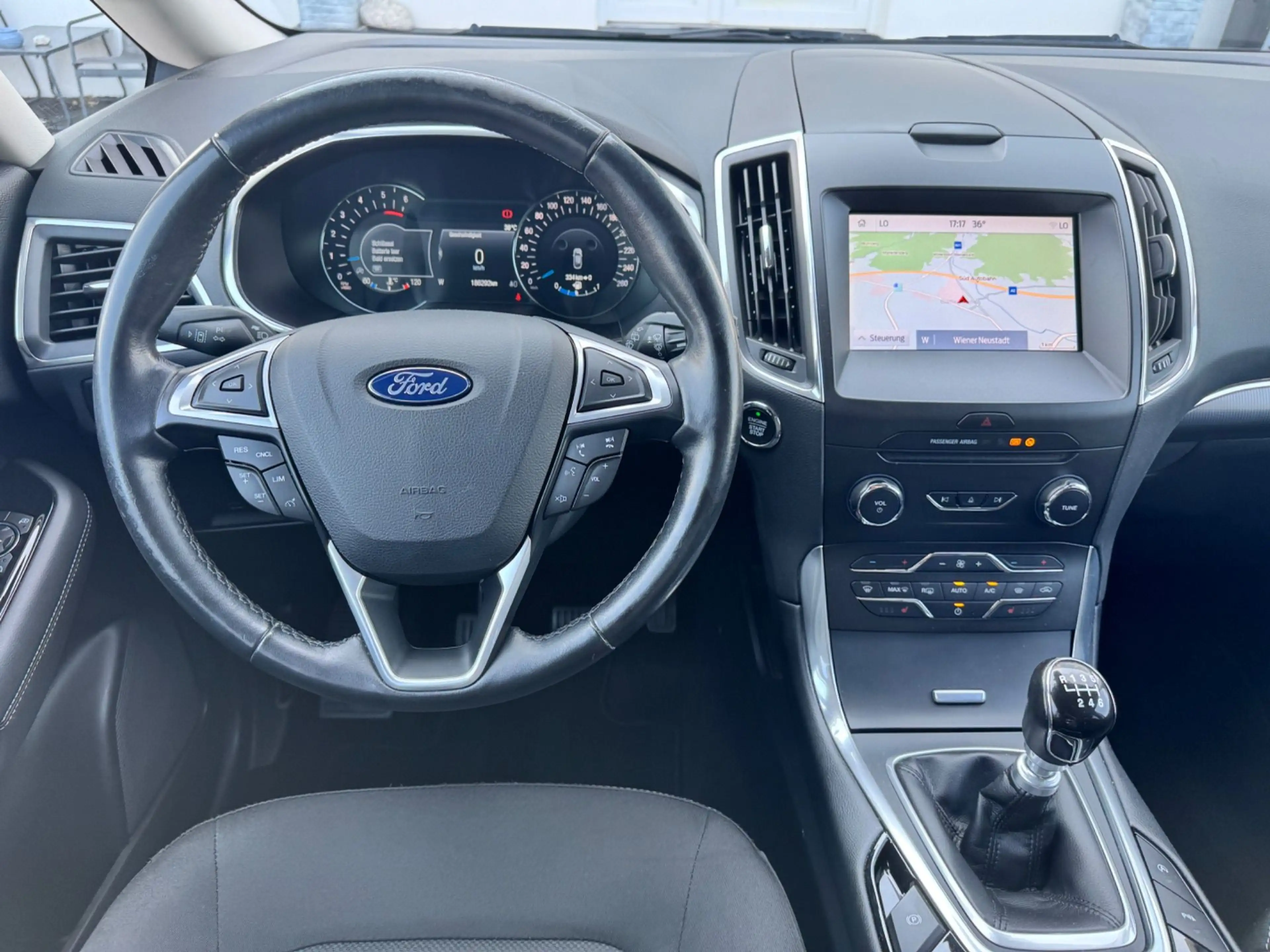 Ford Galaxy 2,0 EcoBlue SCR Titanium — photo 14