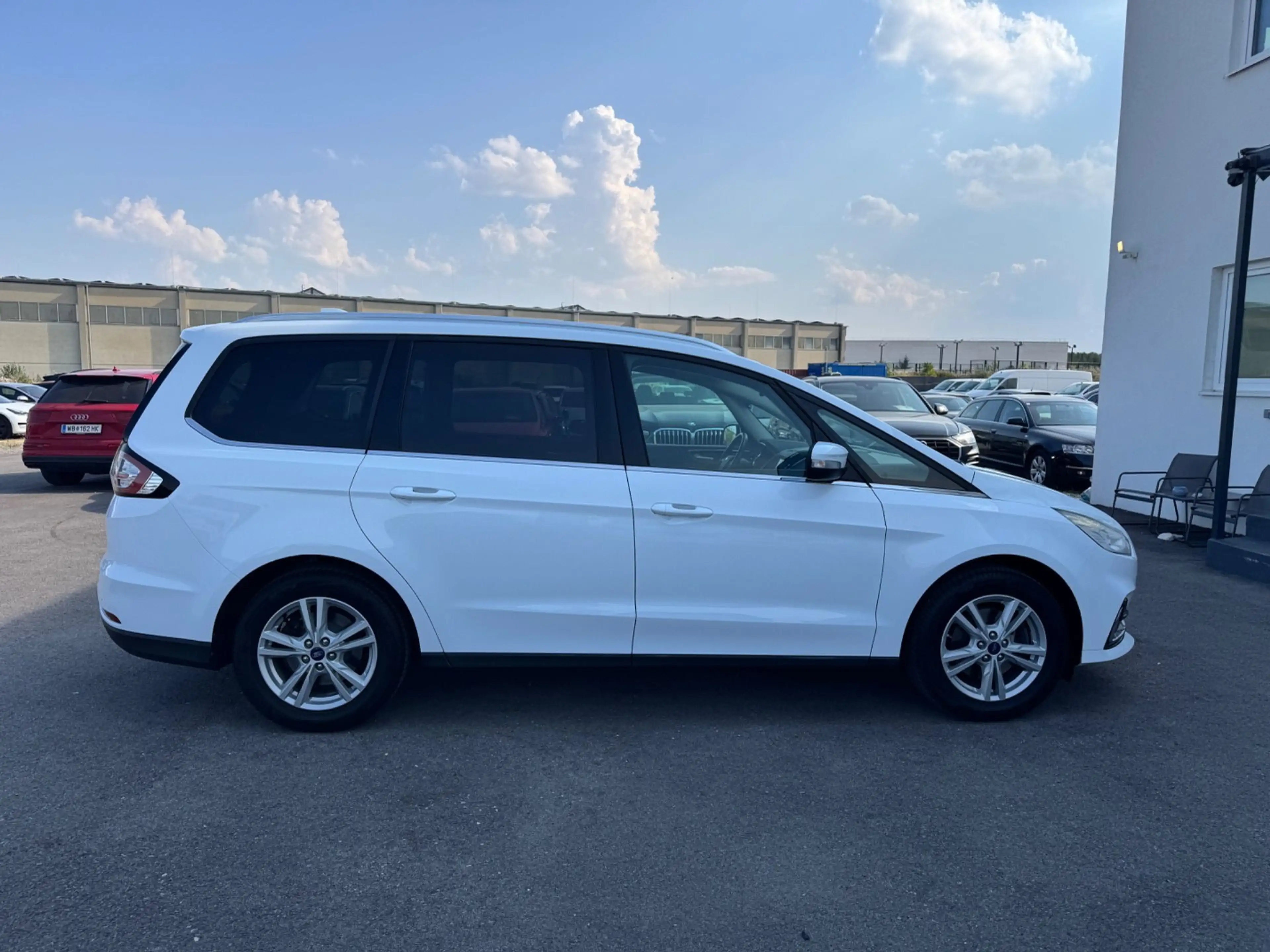 Ford Galaxy 2,0 EcoBlue SCR Titanium — photo 7
