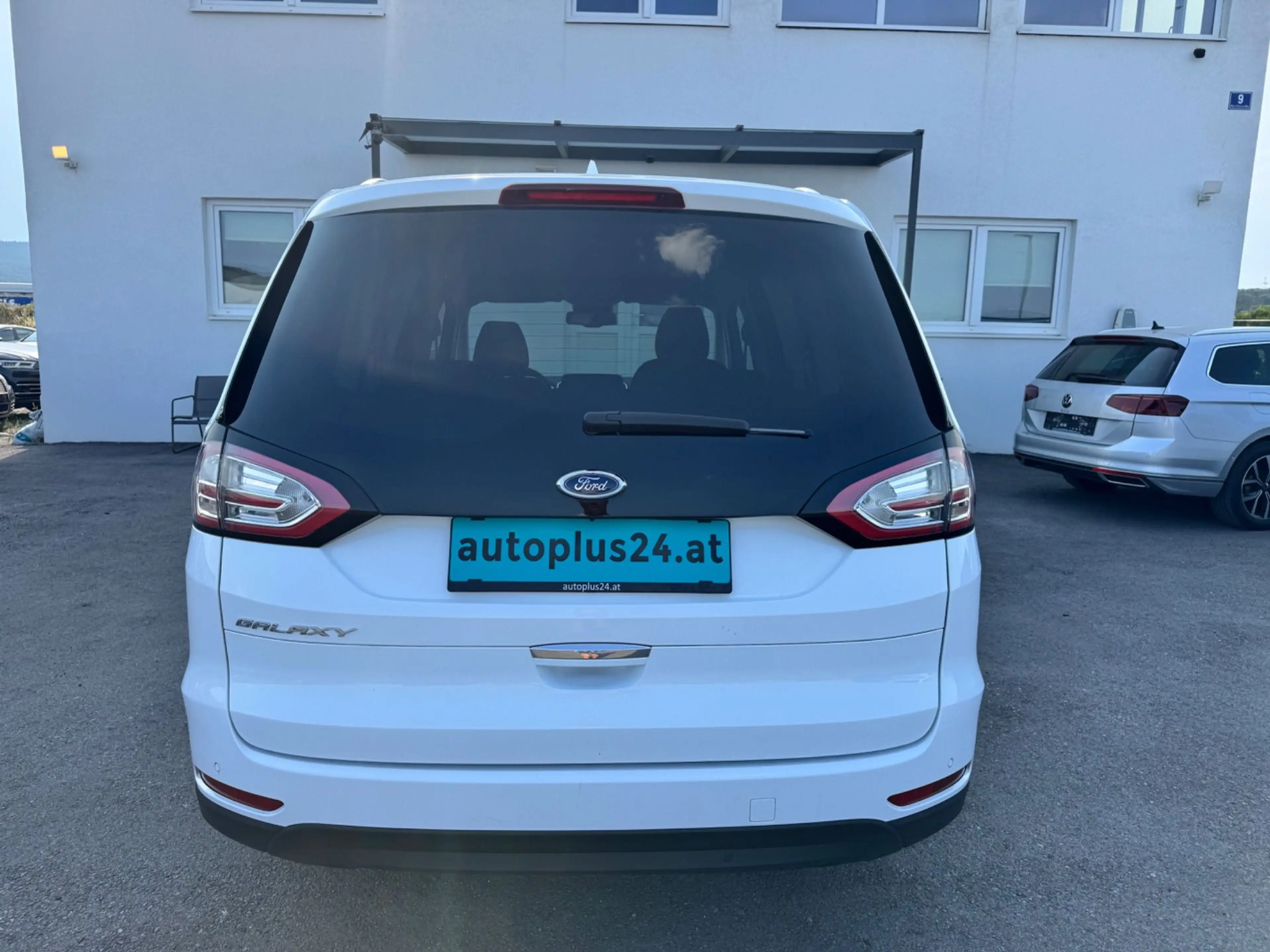 Ford Galaxy 2,0 EcoBlue SCR Titanium — photo 5