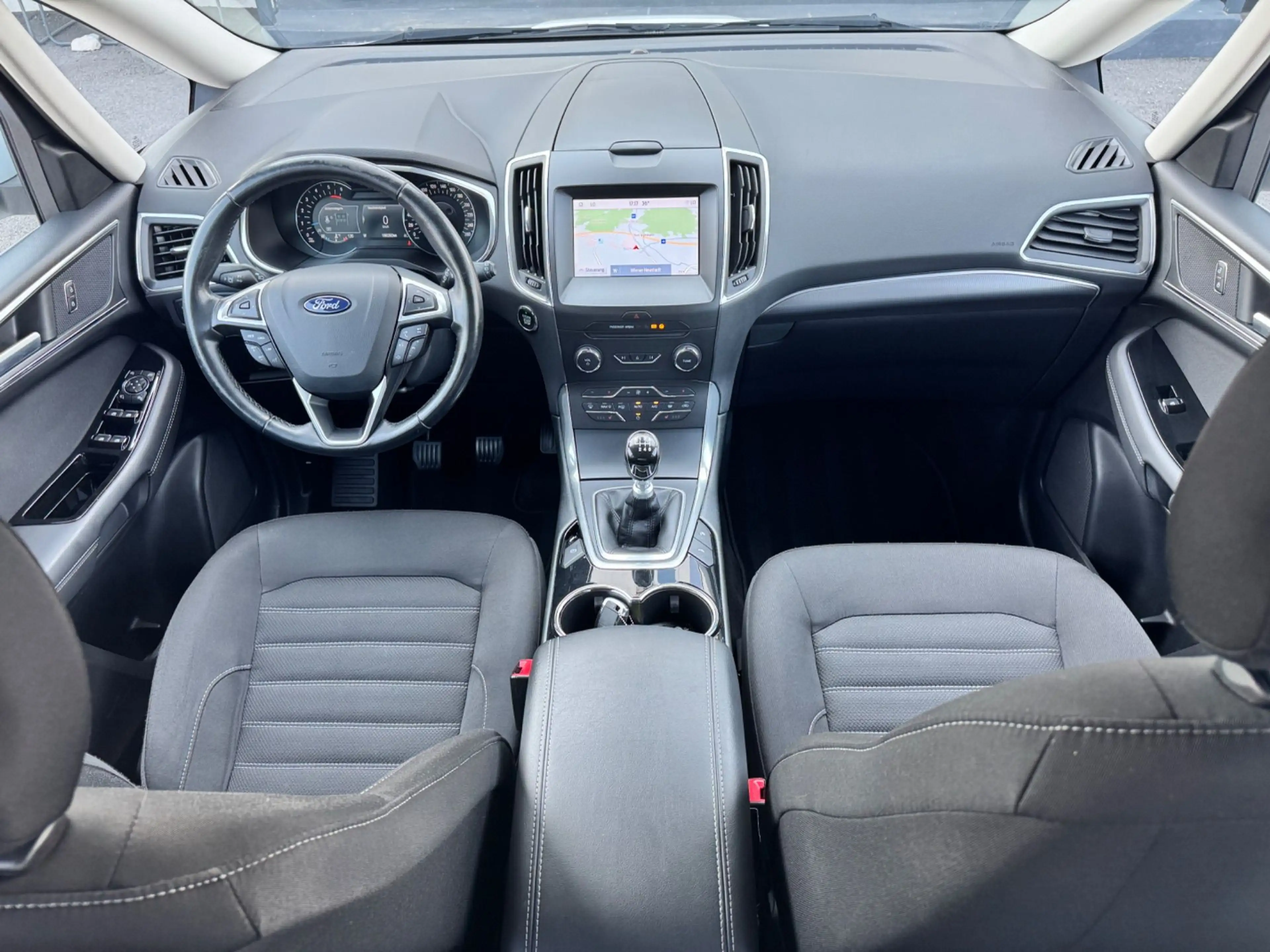 Ford Galaxy 2,0 EcoBlue SCR Titanium — photo 13