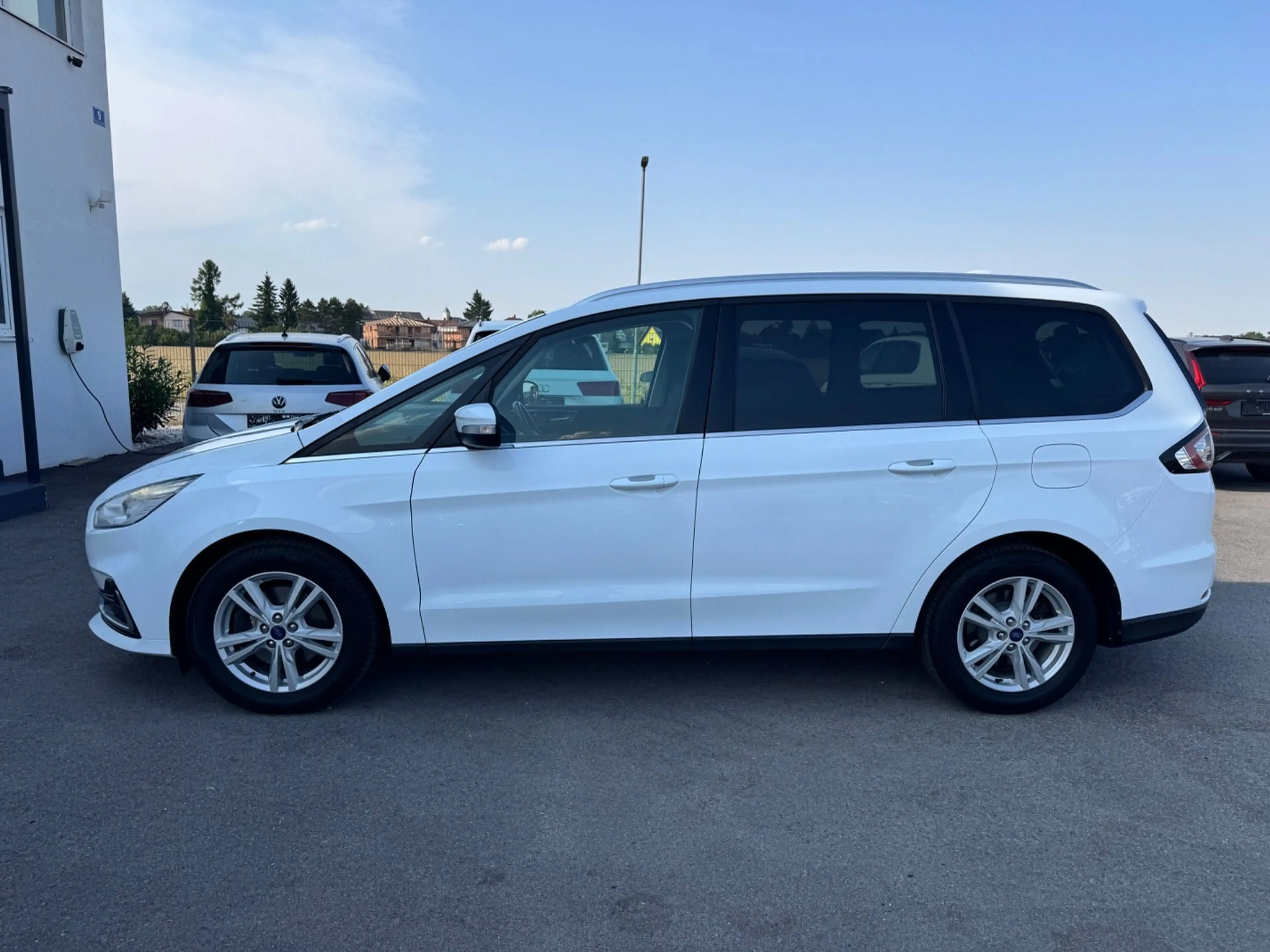 Ford Galaxy 2,0 EcoBlue SCR Titanium — photo 8