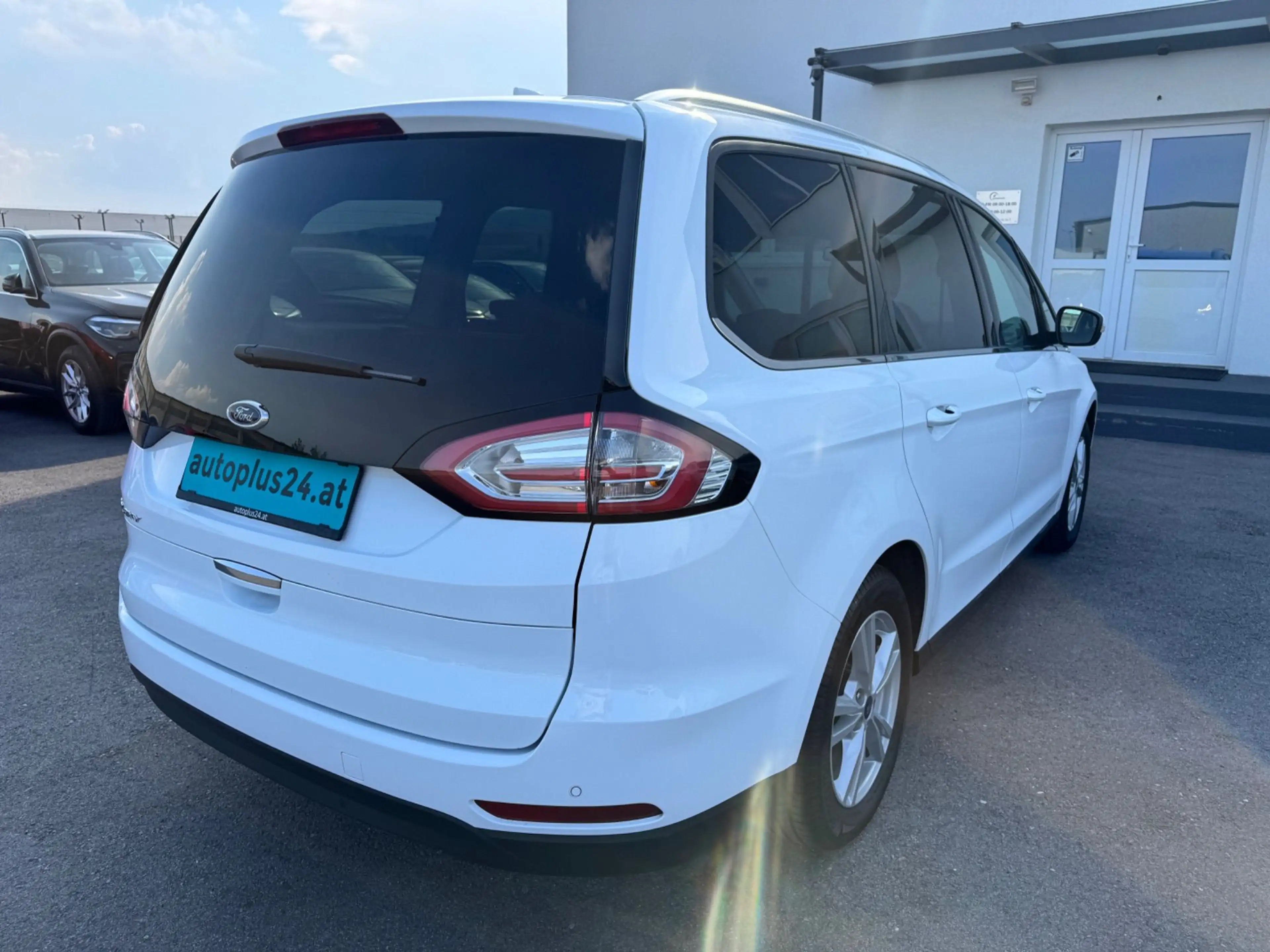 Ford Galaxy 2,0 EcoBlue SCR Titanium — photo 6